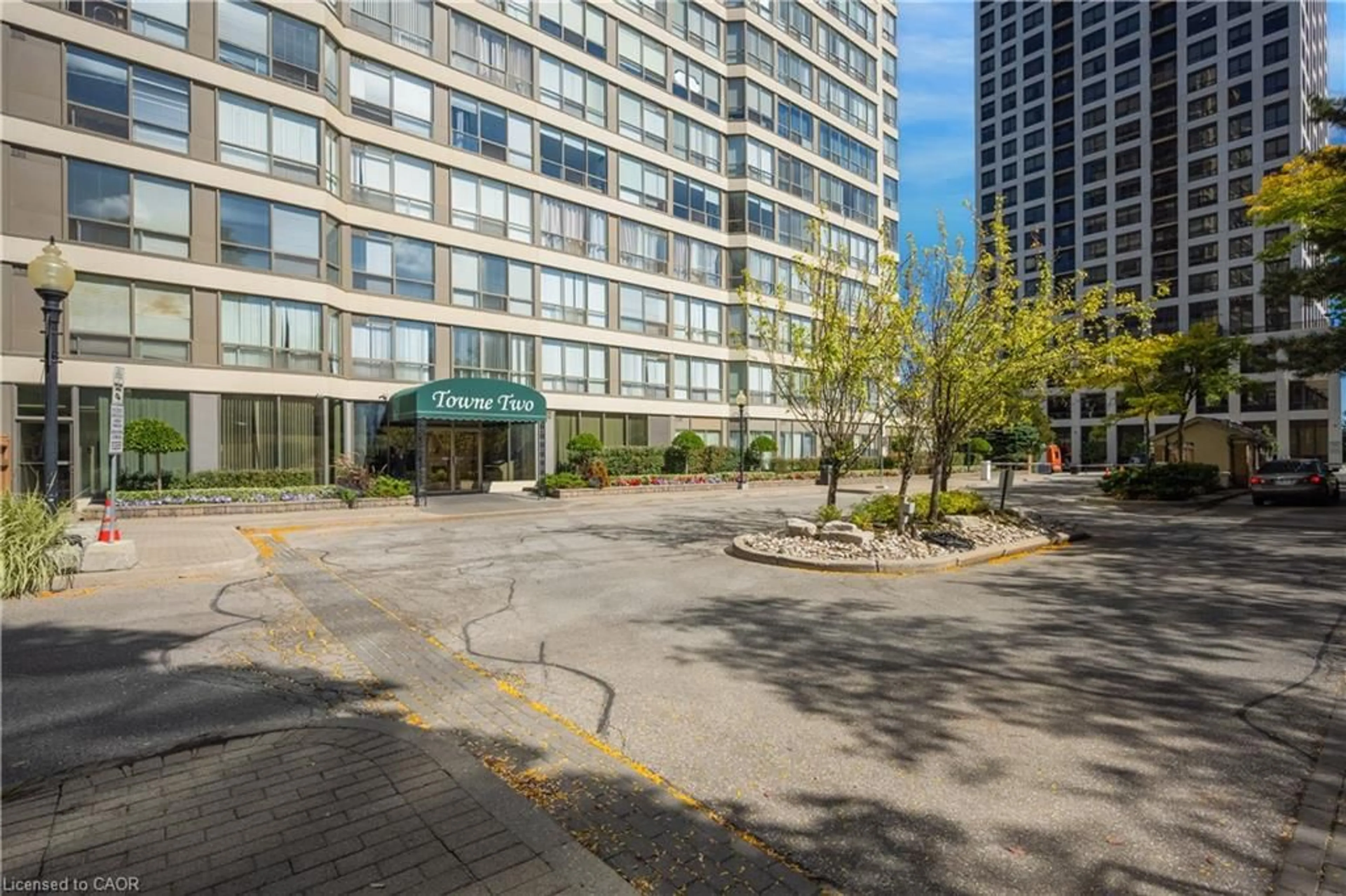 Patio, unknown for 55 Elm Dr #2204, Mississauga Ontario L5B 3Z3