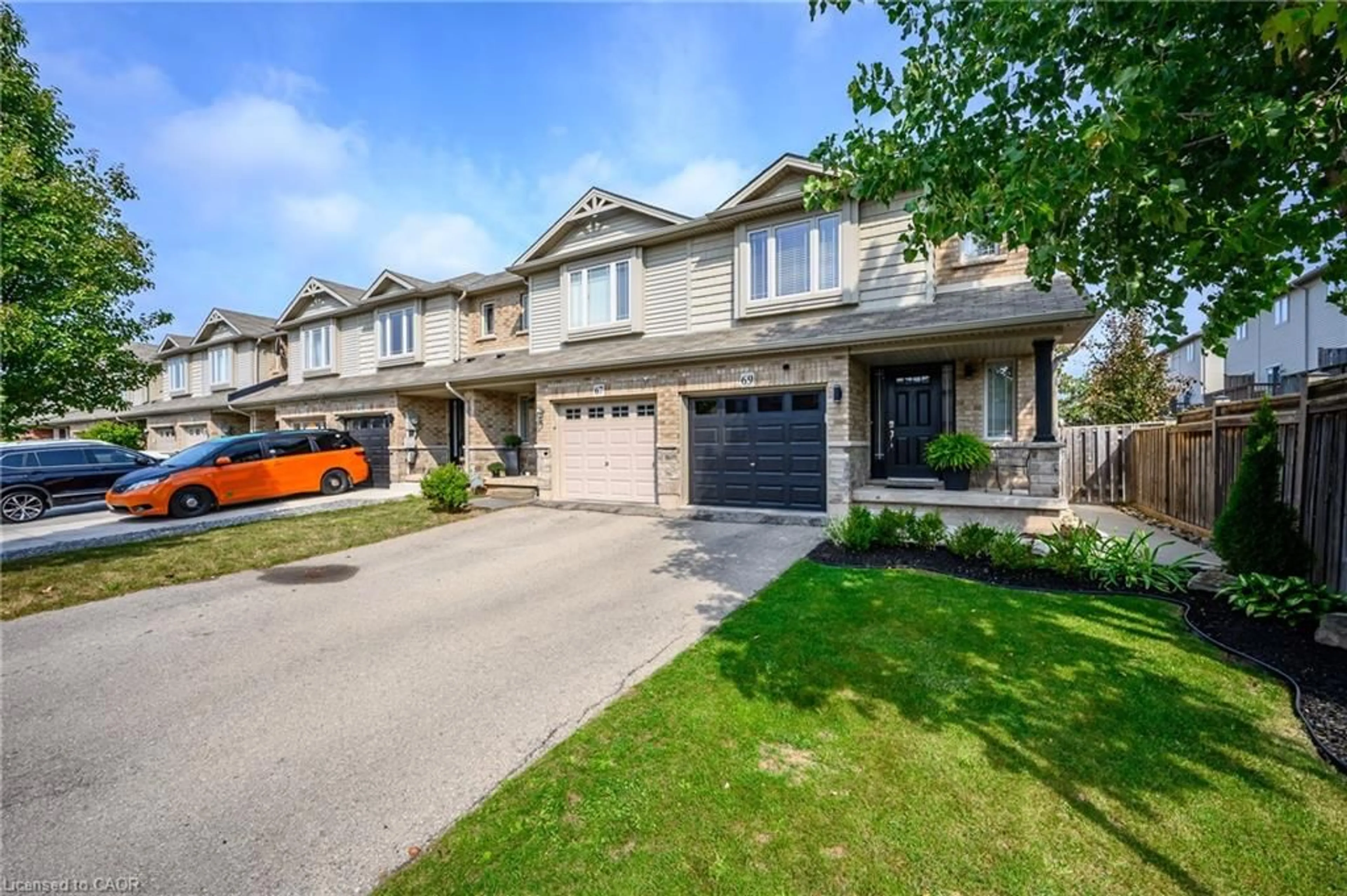 A pic from outside/outdoor area/front of a property/back of a property/a pic from drone, street for 69 Escarpment Dr, Stoney Creek Ontario L8E 5G9