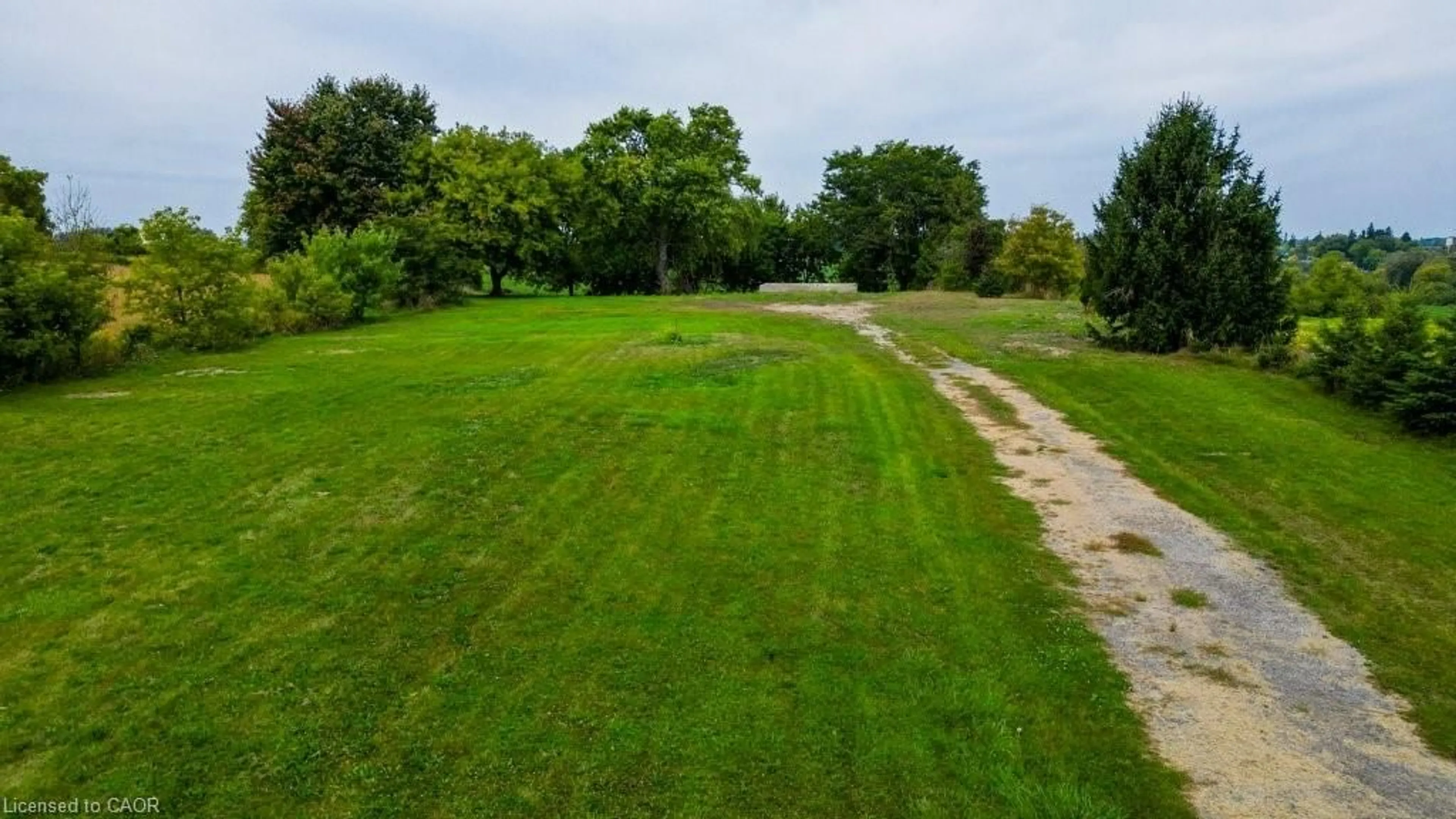 A pic from outside/outdoor area/front of a property/back of a property/a pic from drone, unknown for 1532 Gingerich Rd, Baden Ontario N3A 3J7