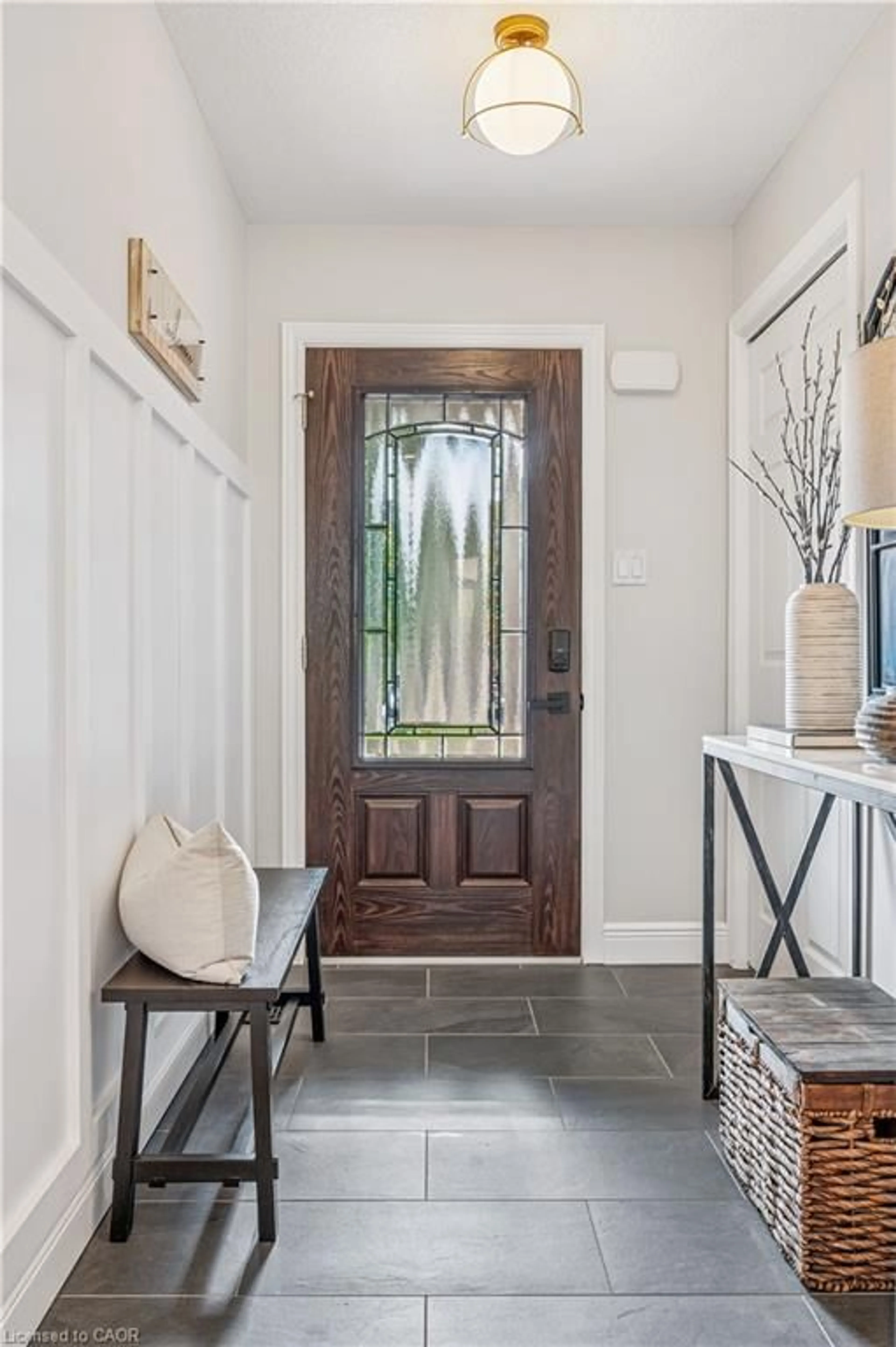 Indoor entryway for 103 Mcgowan St, Elora Ontario N0B 1S0