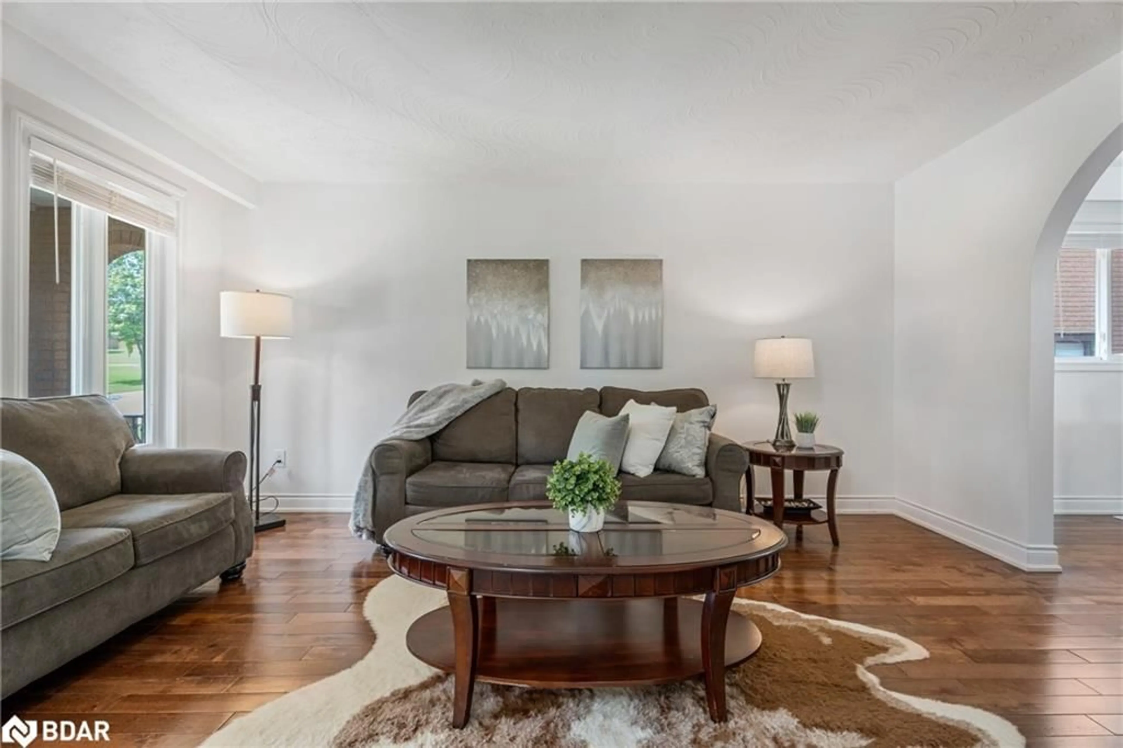 Living room with furniture, unknown for 124 Quaker Cres, Hamilton Ontario L8W 1H7