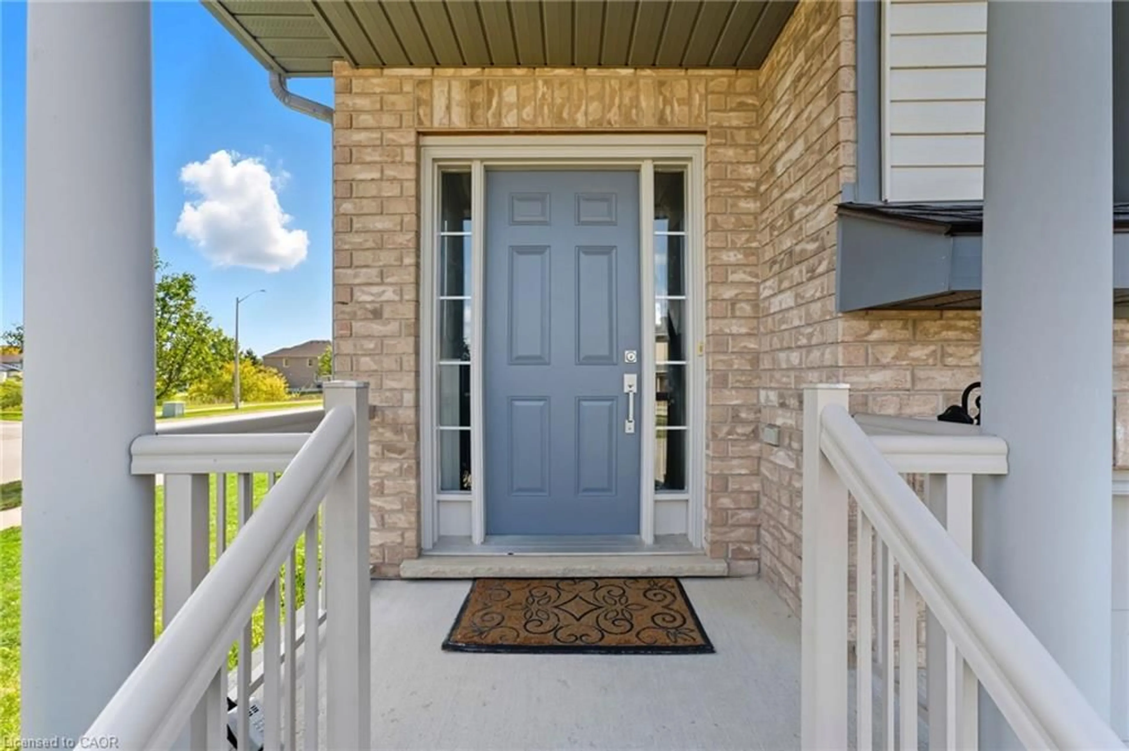 Indoor entryway for 44 Tudor St, Kitchener Ontario N2R 1W4