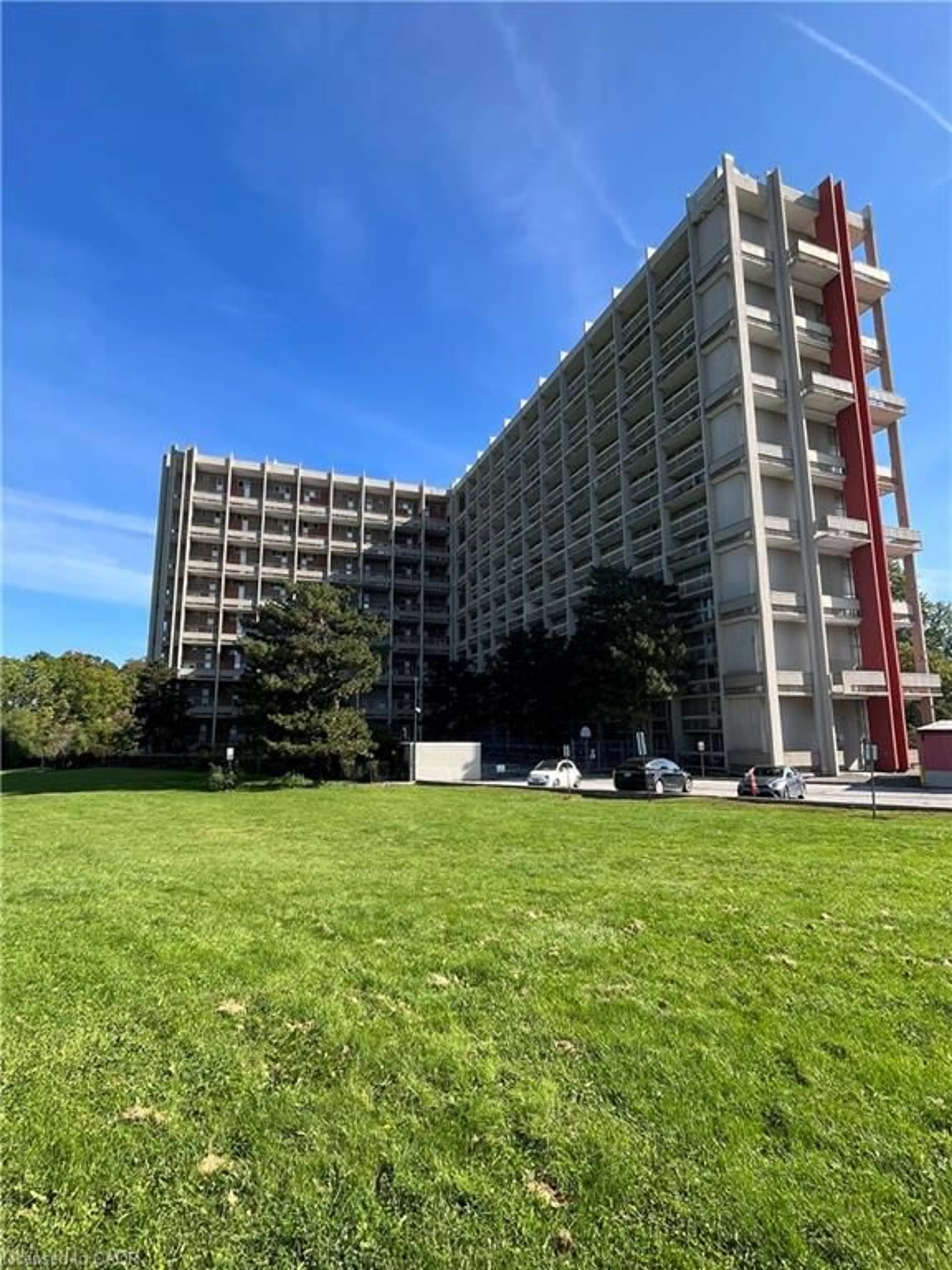 A pic from outside/outdoor area/front of a property/back of a property/a pic from drone, building for 350 Quigley Rd #319, Hamilton Ontario L8K 5N2