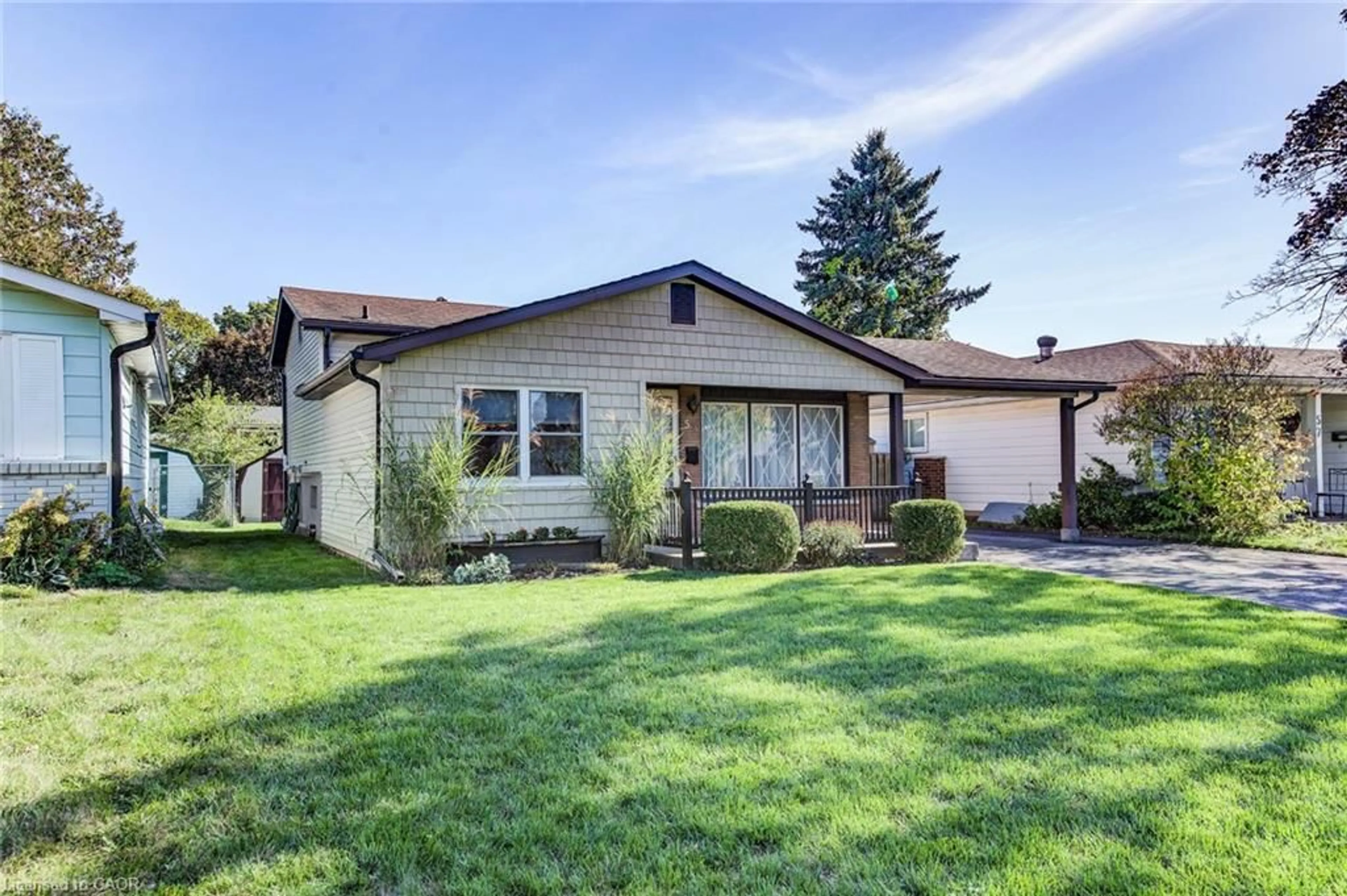 Home with vinyl exterior material, street for 53 Belwood Cres, Kitchener Ontario N2C 1Z4