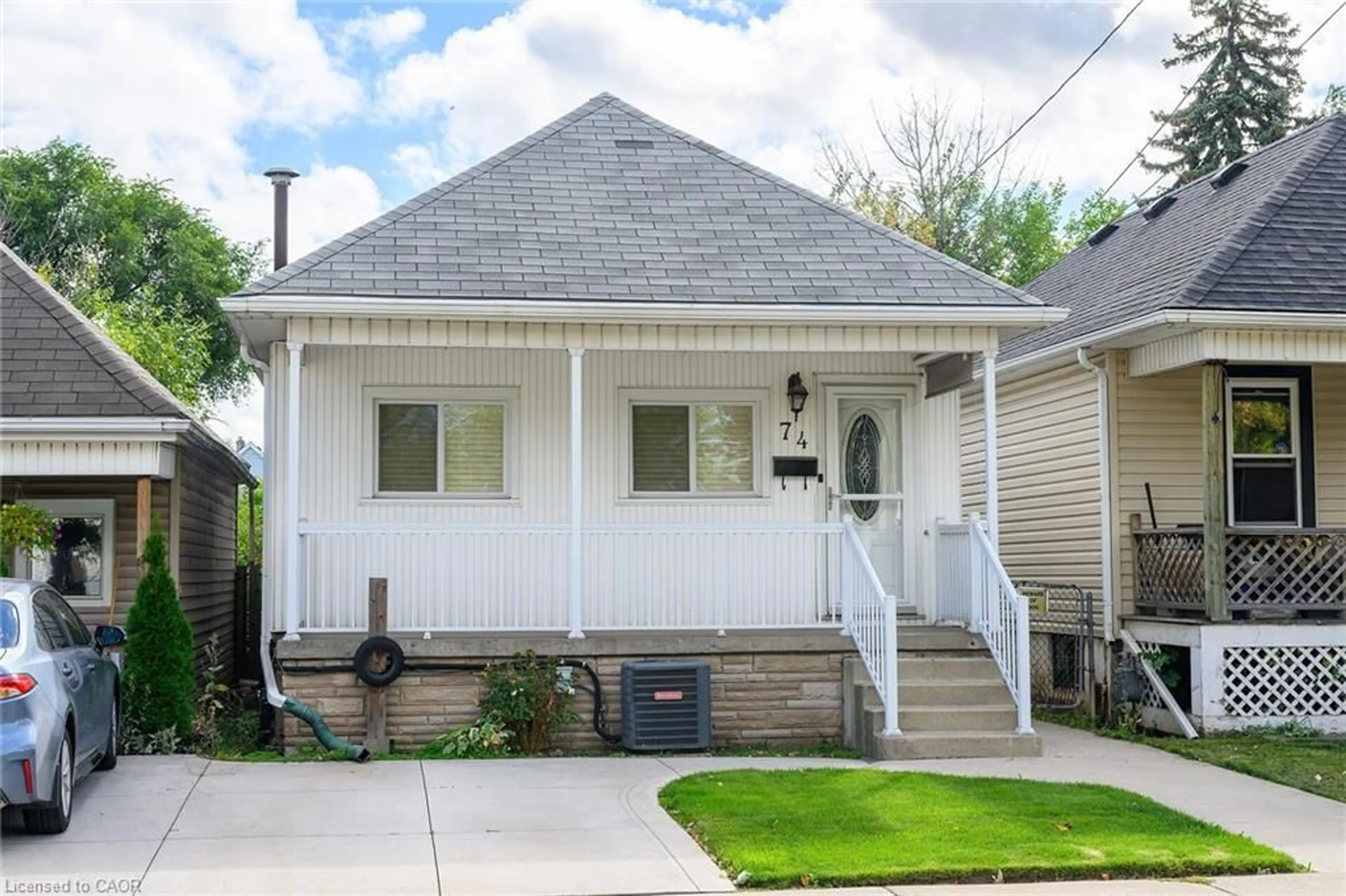 Home with vinyl exterior material, street for 74 Frederick Ave, Hamilton Ontario L8H 4K6