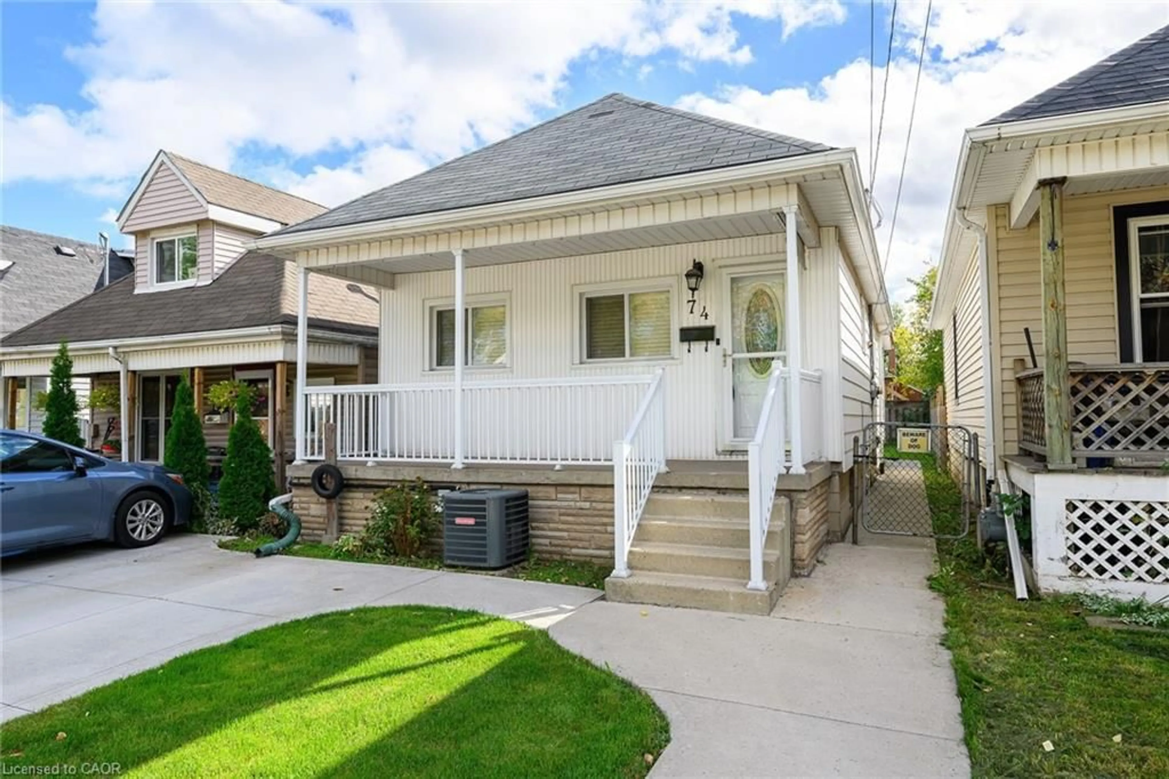 Home with vinyl exterior material, street for 74 Frederick Ave, Hamilton Ontario L8H 4K6