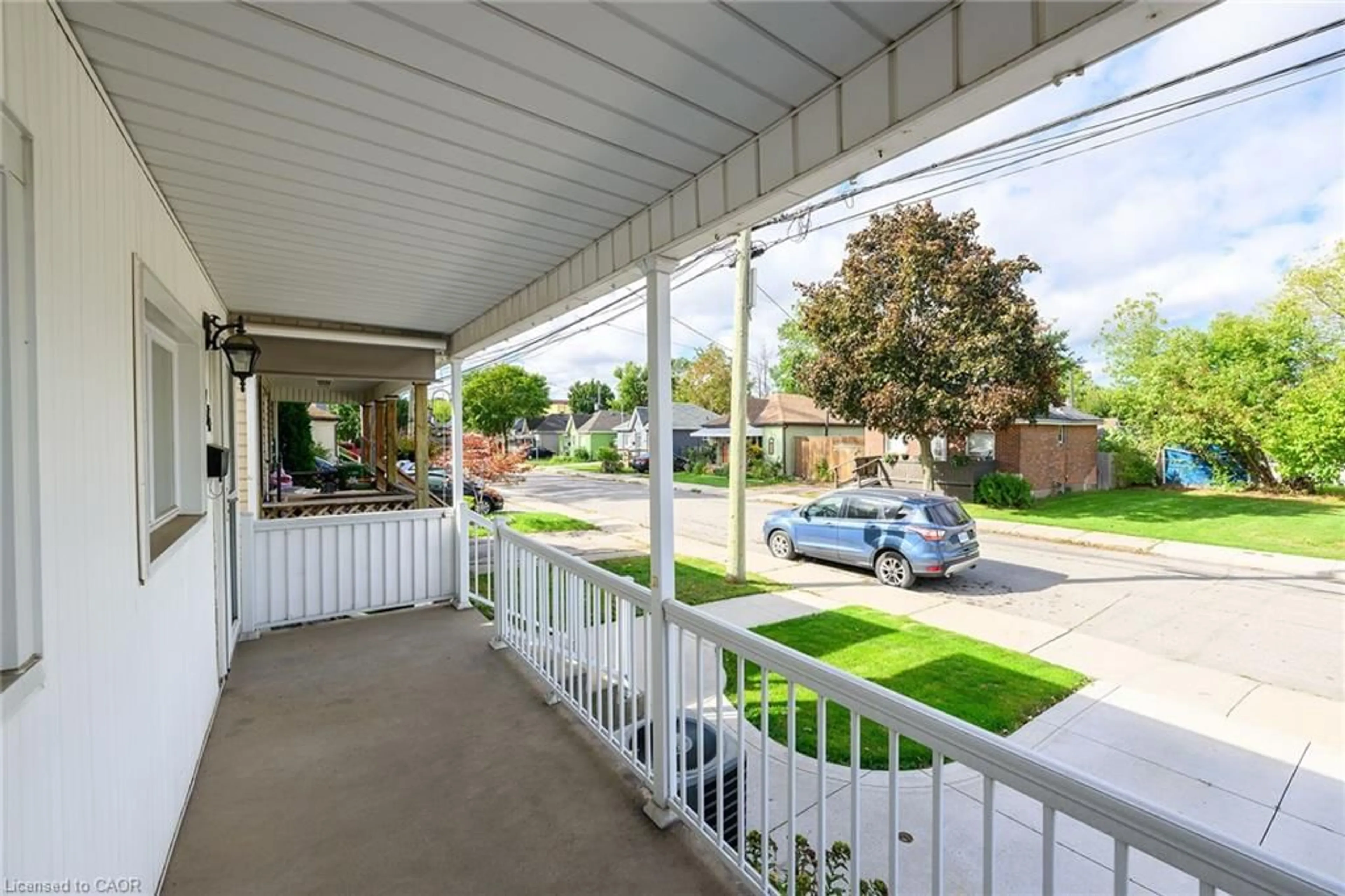 Patio, street for 74 Frederick Ave, Hamilton Ontario L8H 4K6