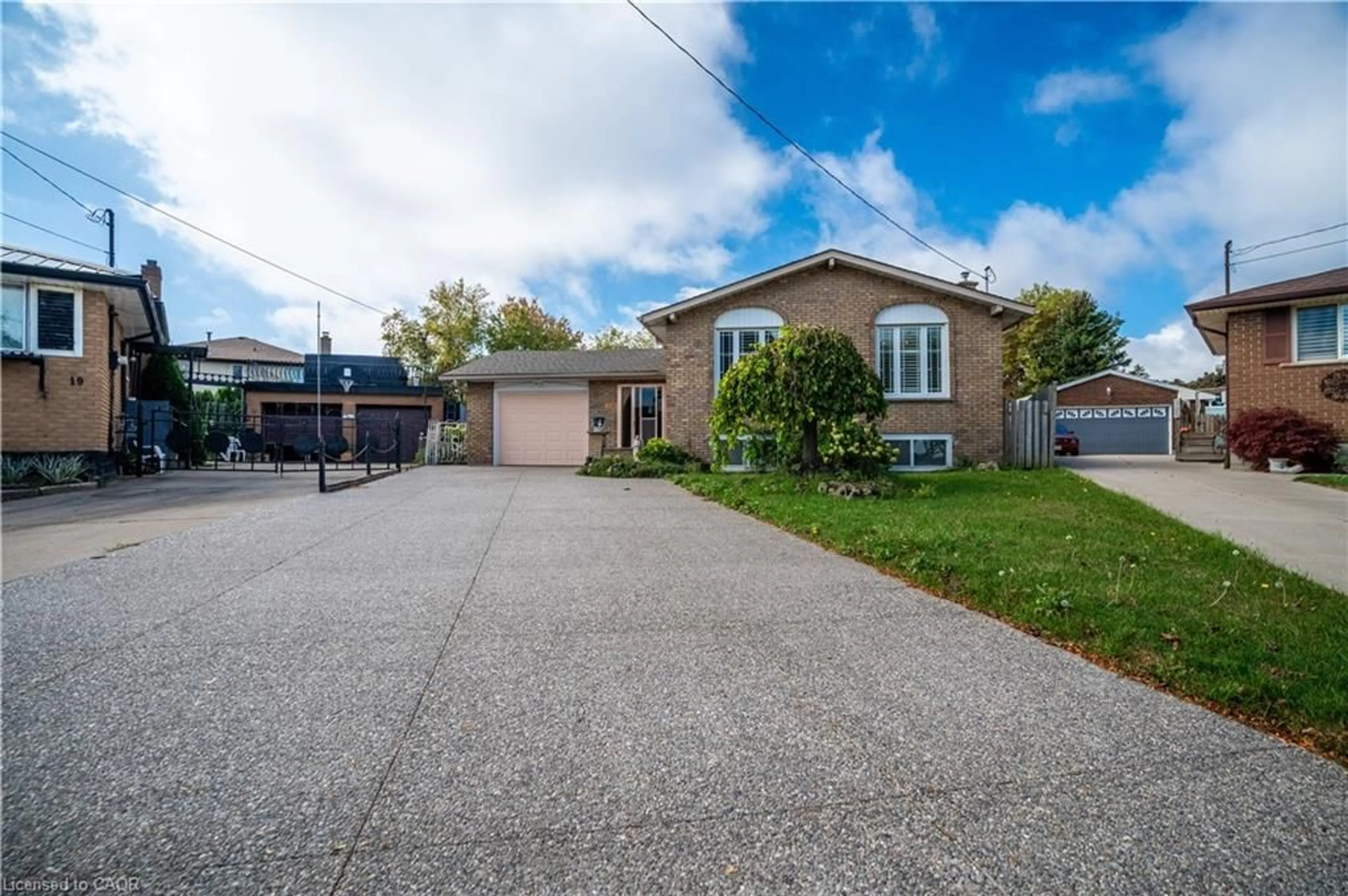 A pic from outside/outdoor area/front of a property/back of a property/a pic from drone, street for 18 Villa Crt, Hamilton Ontario L8W 1M2
