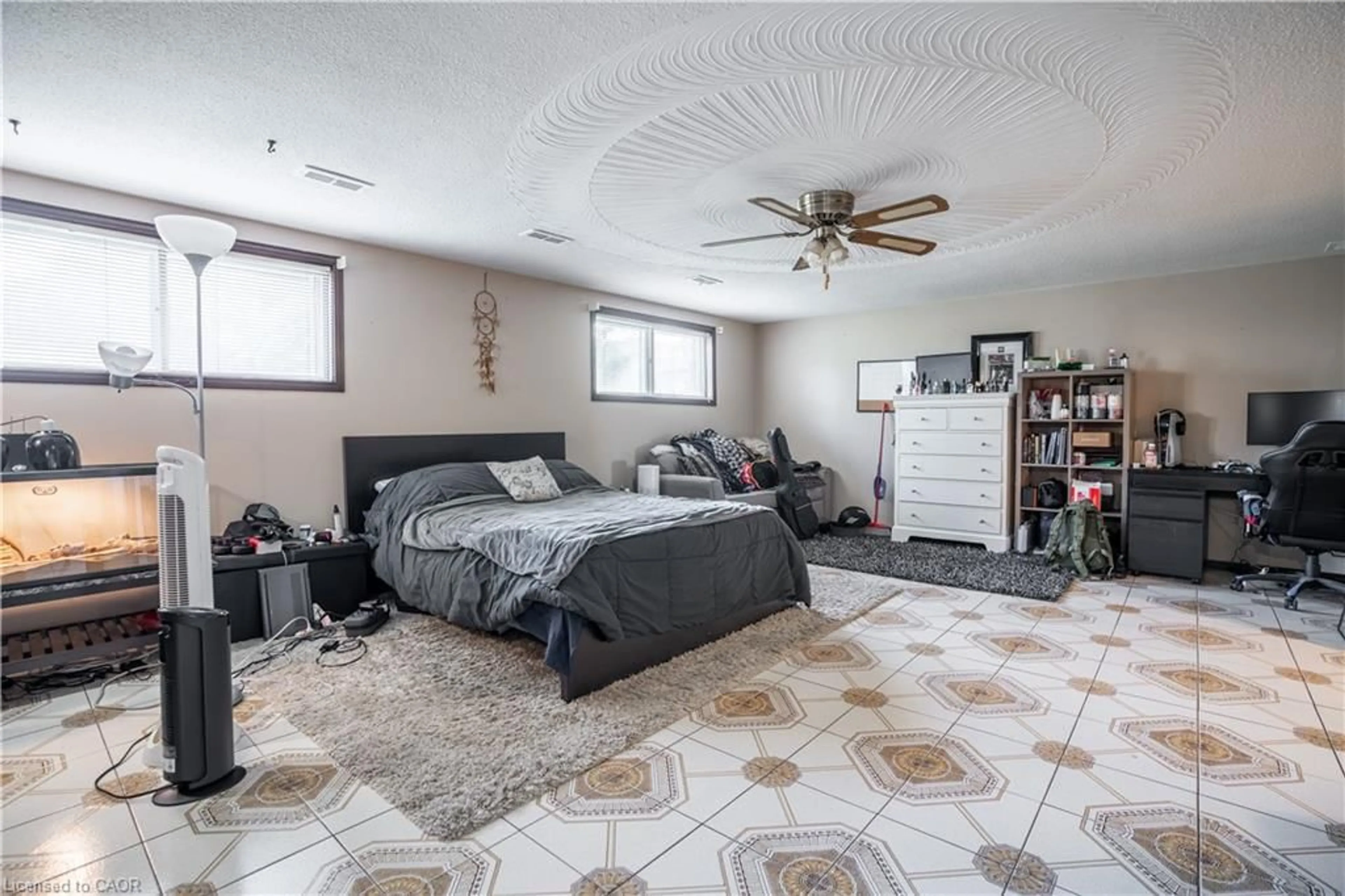 A pic of a room for 18 Villa Crt, Hamilton Ontario L8W 1M2