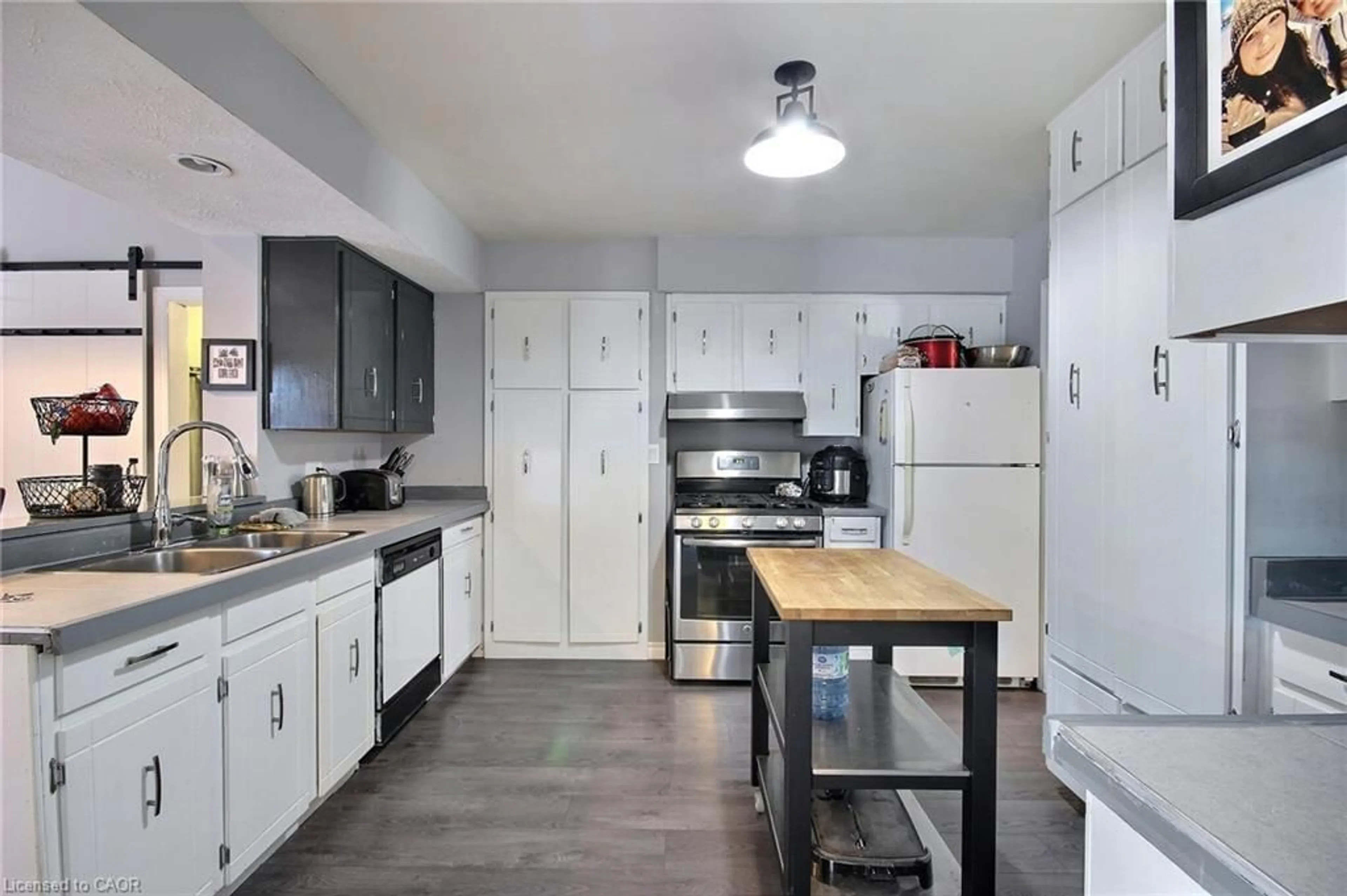 Standard kitchen, unknown for 2 Kilberg Crt, Listowel Ontario N4W 1P1