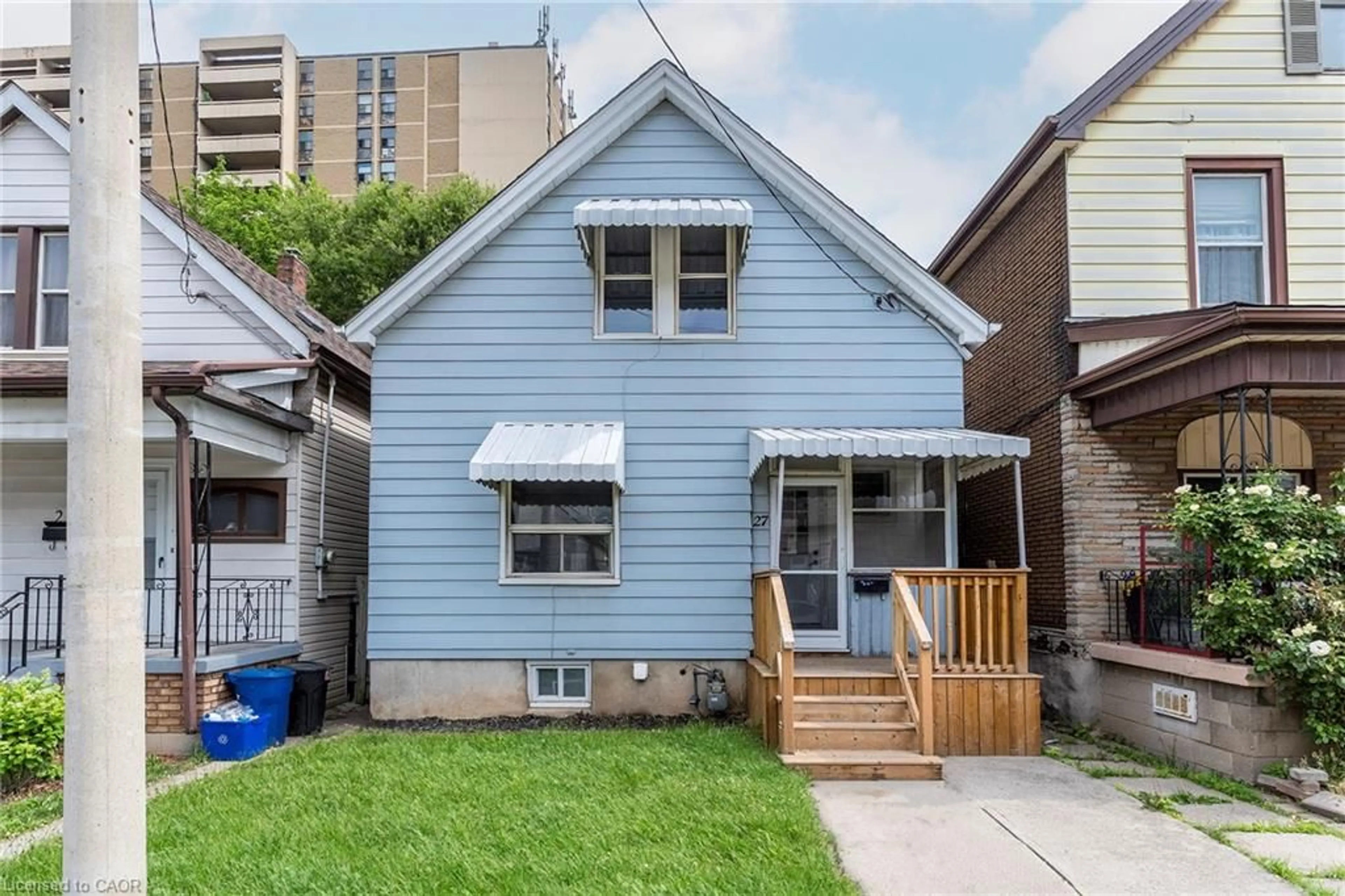 Home with vinyl exterior material, street for 27 Harvey St, Hamilton Ontario L8L 2L9