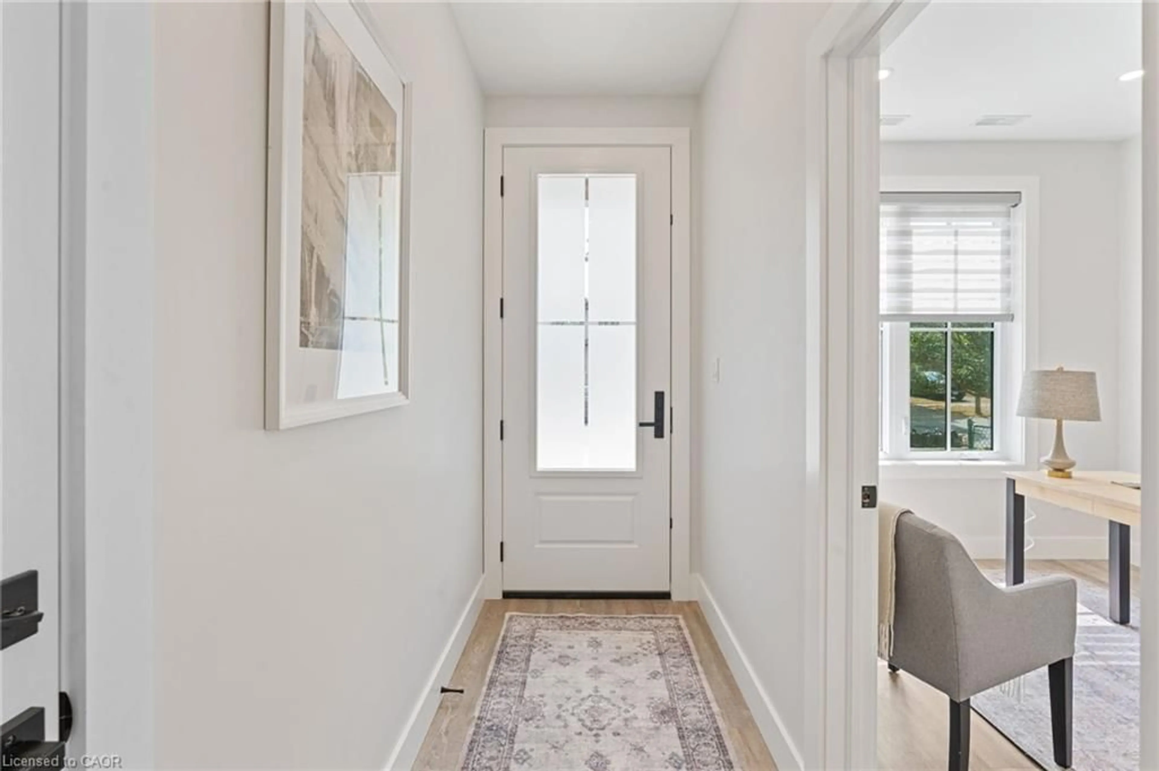 Indoor entryway for 71 Balfour St, Brantford Ontario N3T 1J6