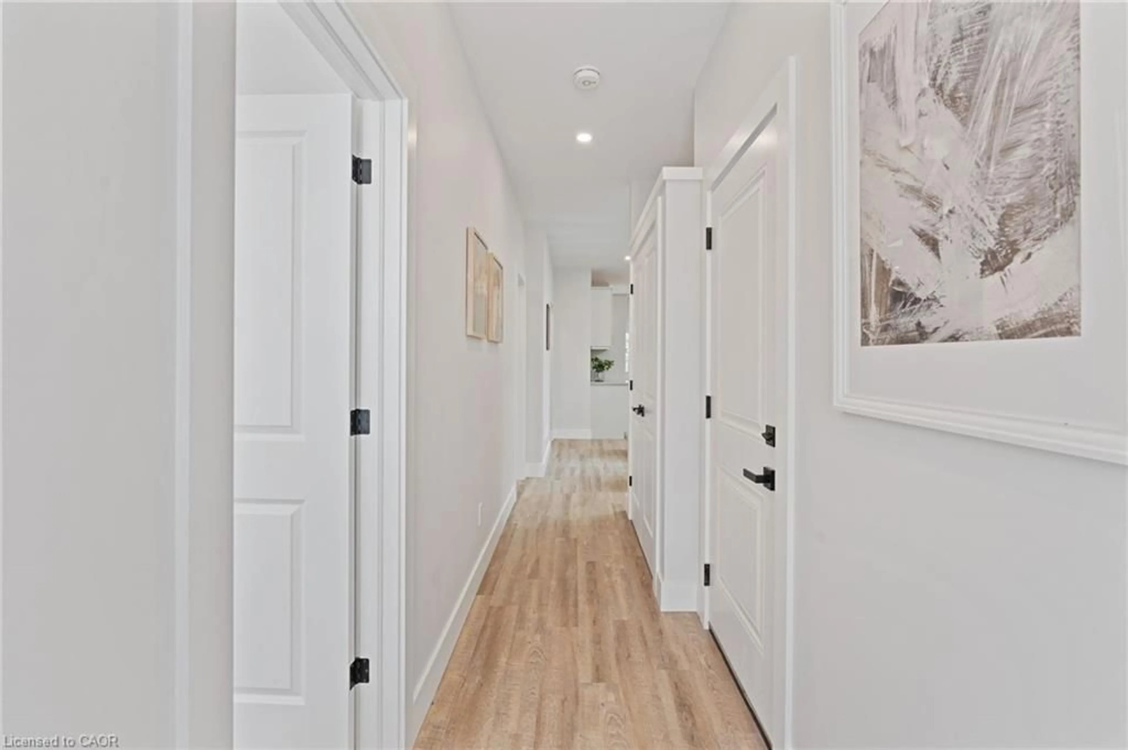Indoor entryway for 71 Balfour St, Brantford Ontario N3T 1J6