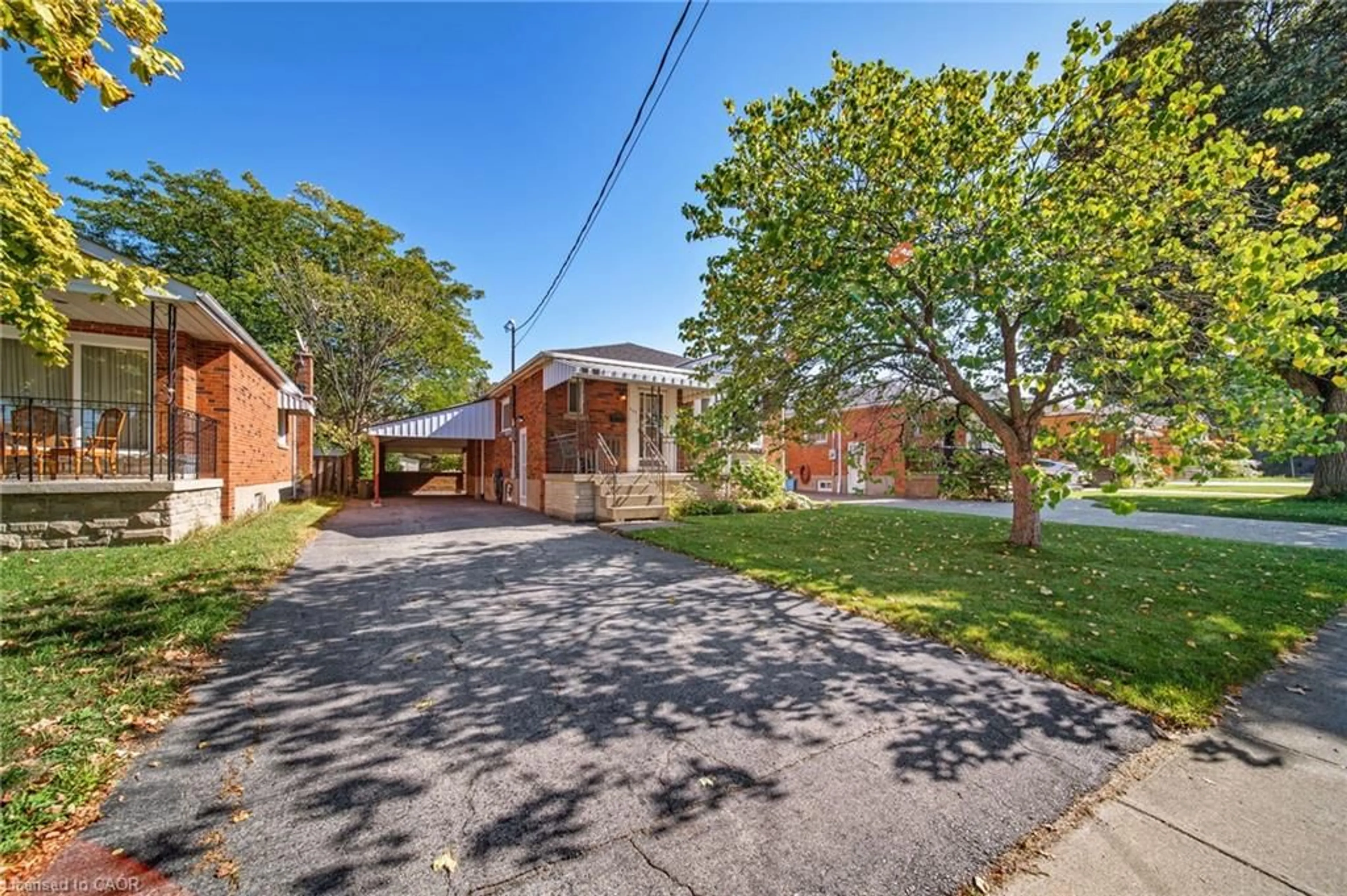 Home with brick exterior material, street for 327 East 31st St, Hamilton Ontario L8V 3P9