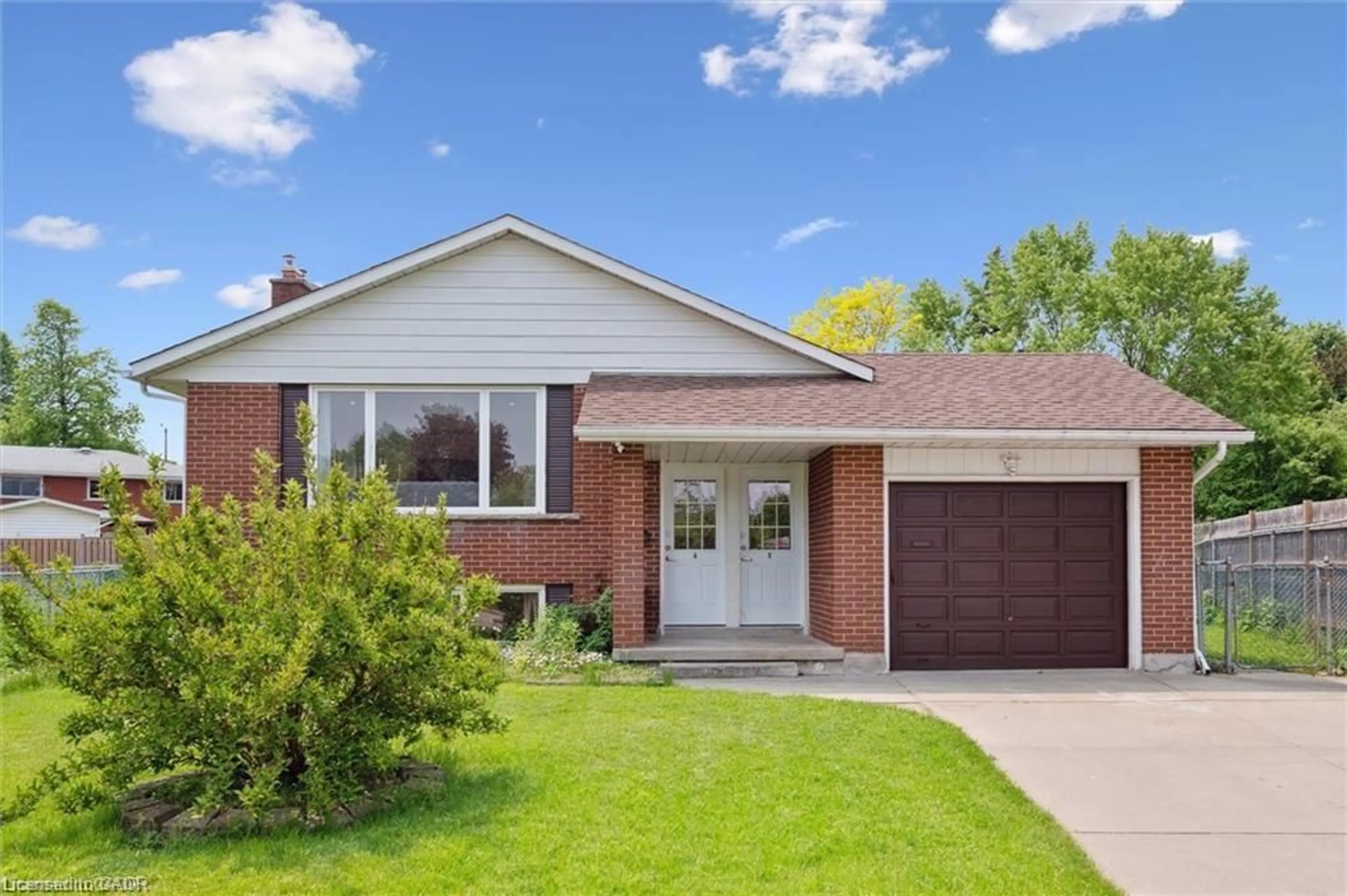 Home with brick exterior material, street for 11 Van Horne Pl, Kitchener Ontario N2P 1J8