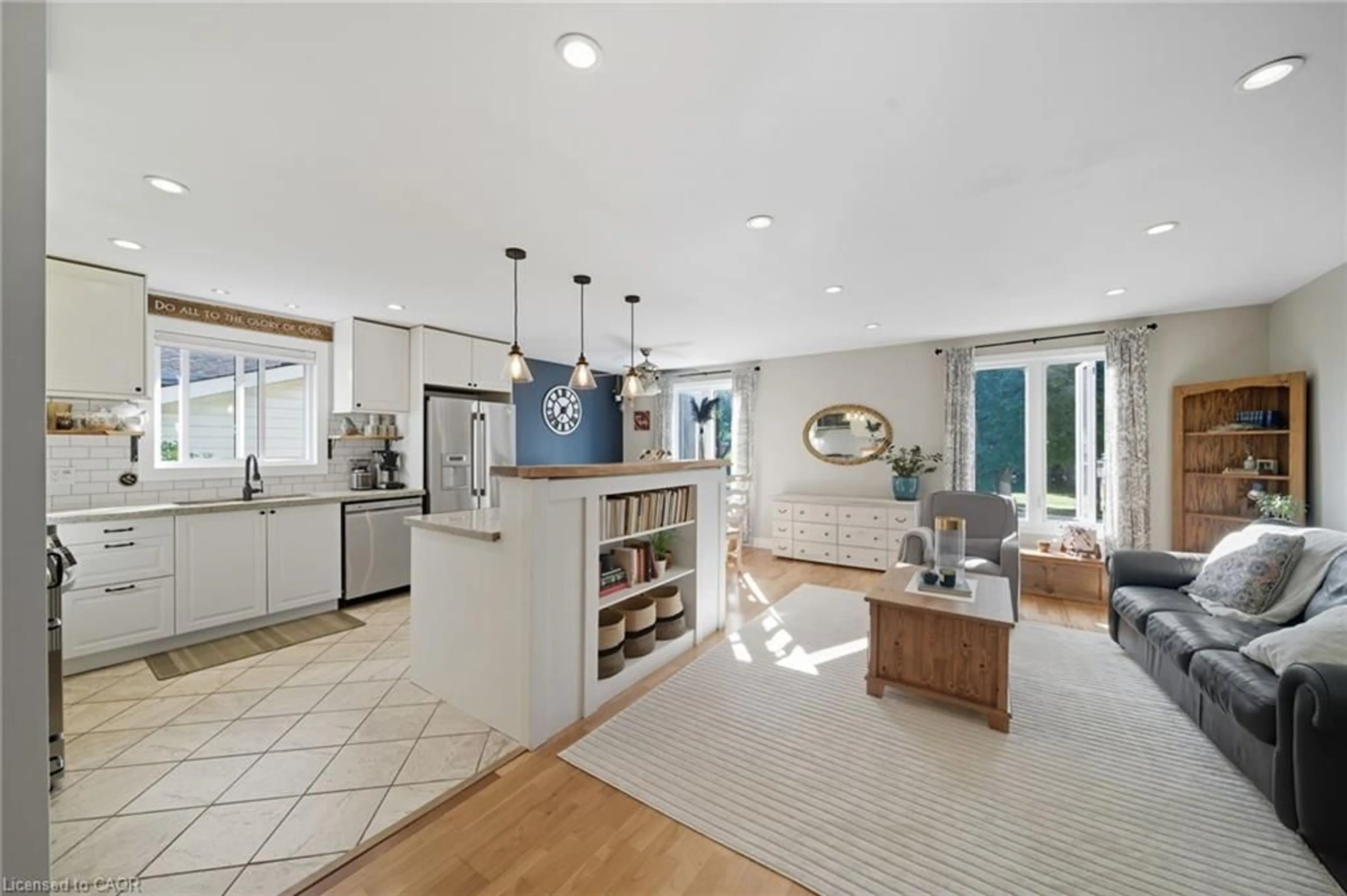 Open concept kitchen, ceramic/tile floor for 186 Banbury Rd, Brantford Ontario N3P 1C6