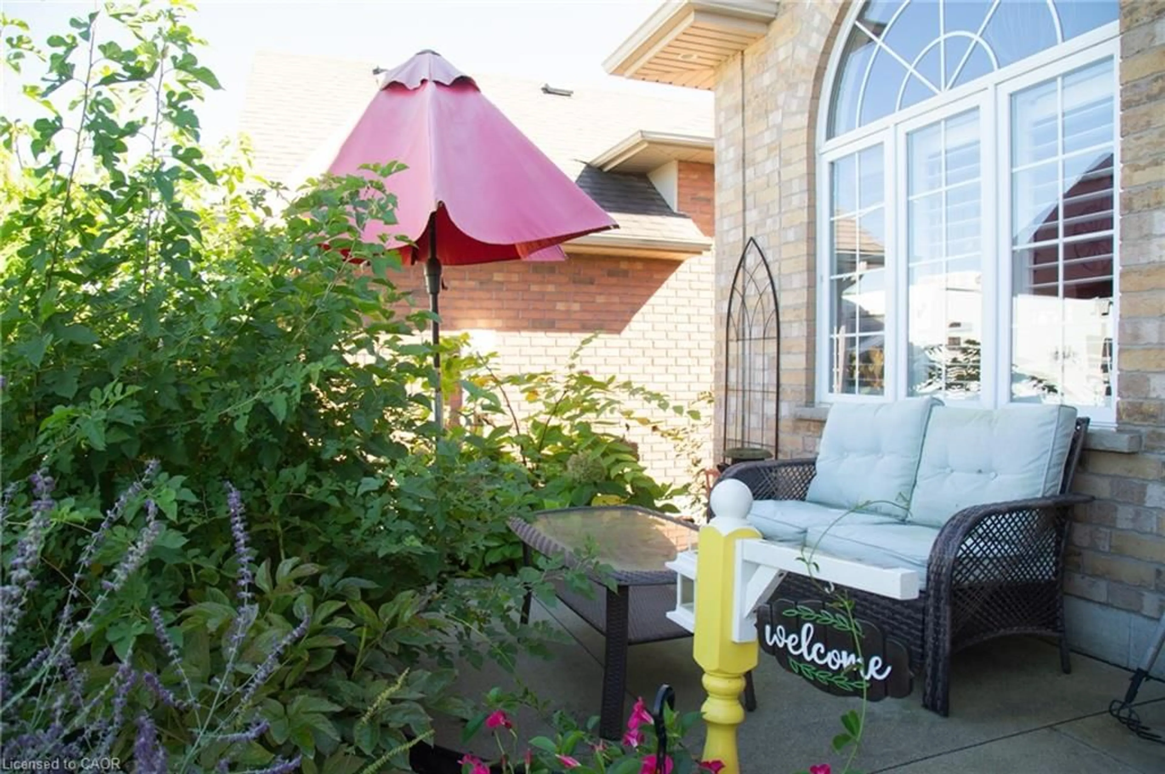 Patio, street for 6 Driftwood Dr, Simcoe Ontario N3Y 5N1