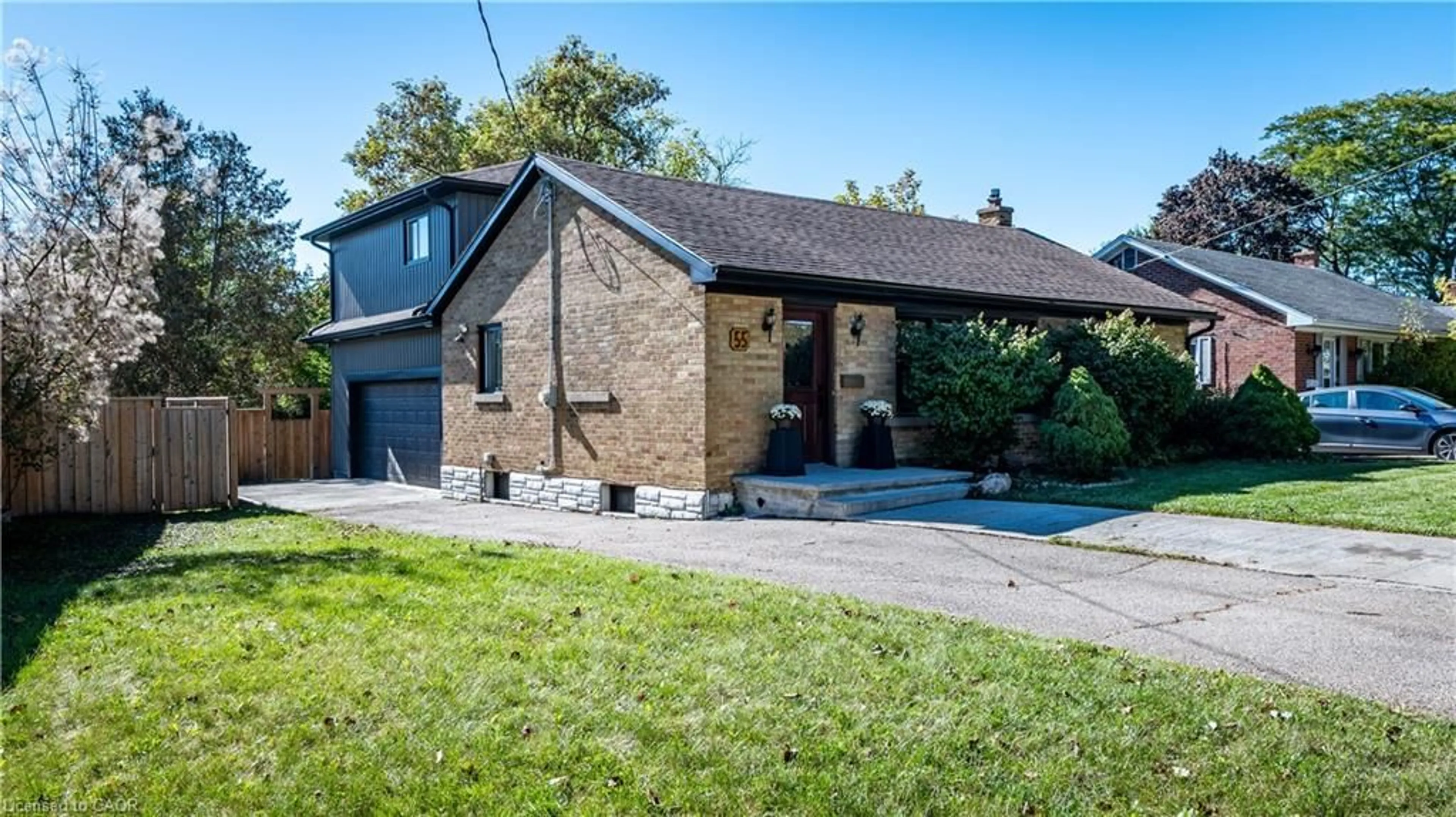 Home with brick exterior material, street for 55 Suffolk Ave, Kitchener Ontario N2B 1H3