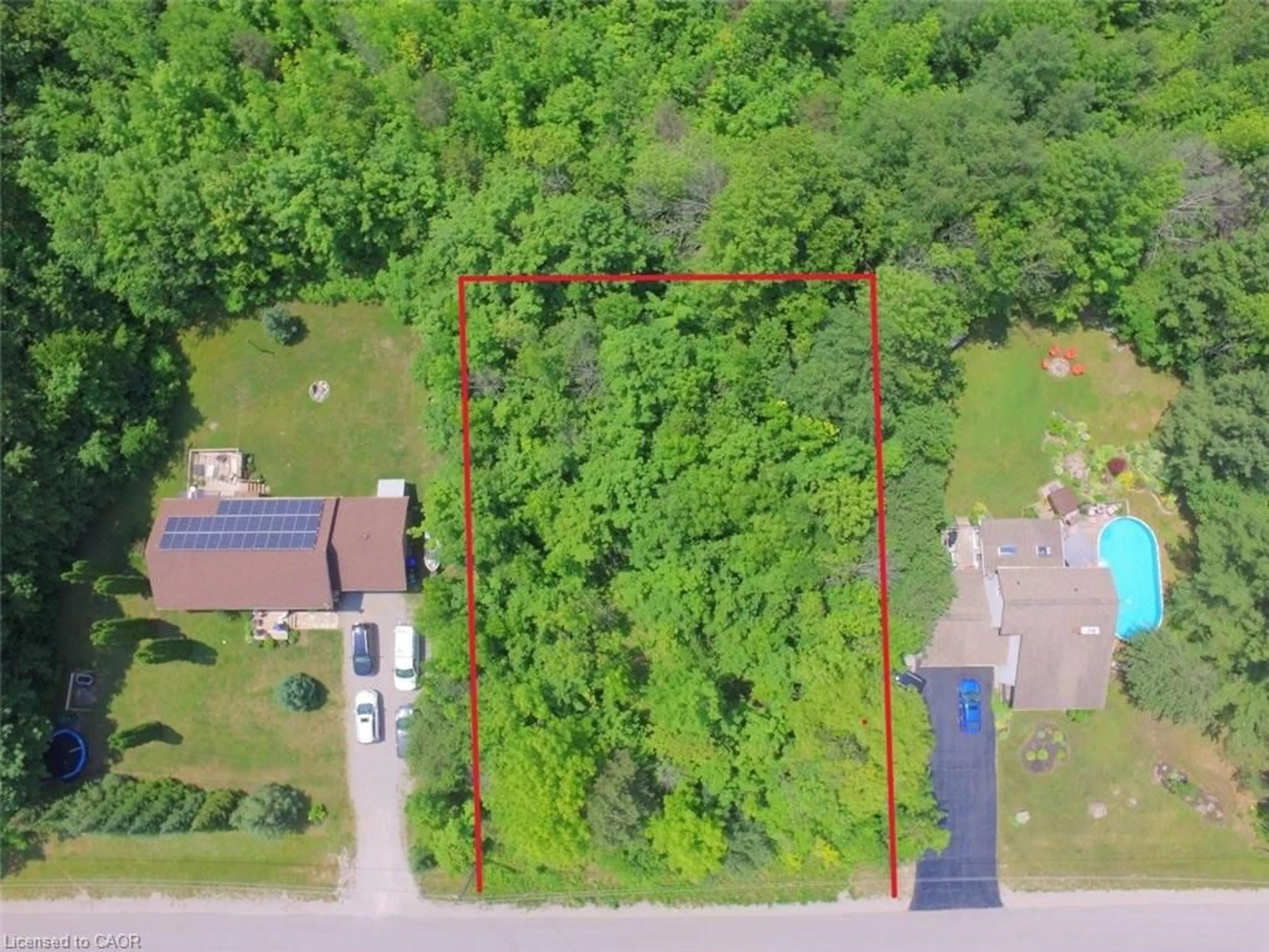 A pic from outside/outdoor area/front of a property/back of a property/a pic from drone, unknown for 6 Glacier Cres, Oro-Medonte Ontario L0K 1N0