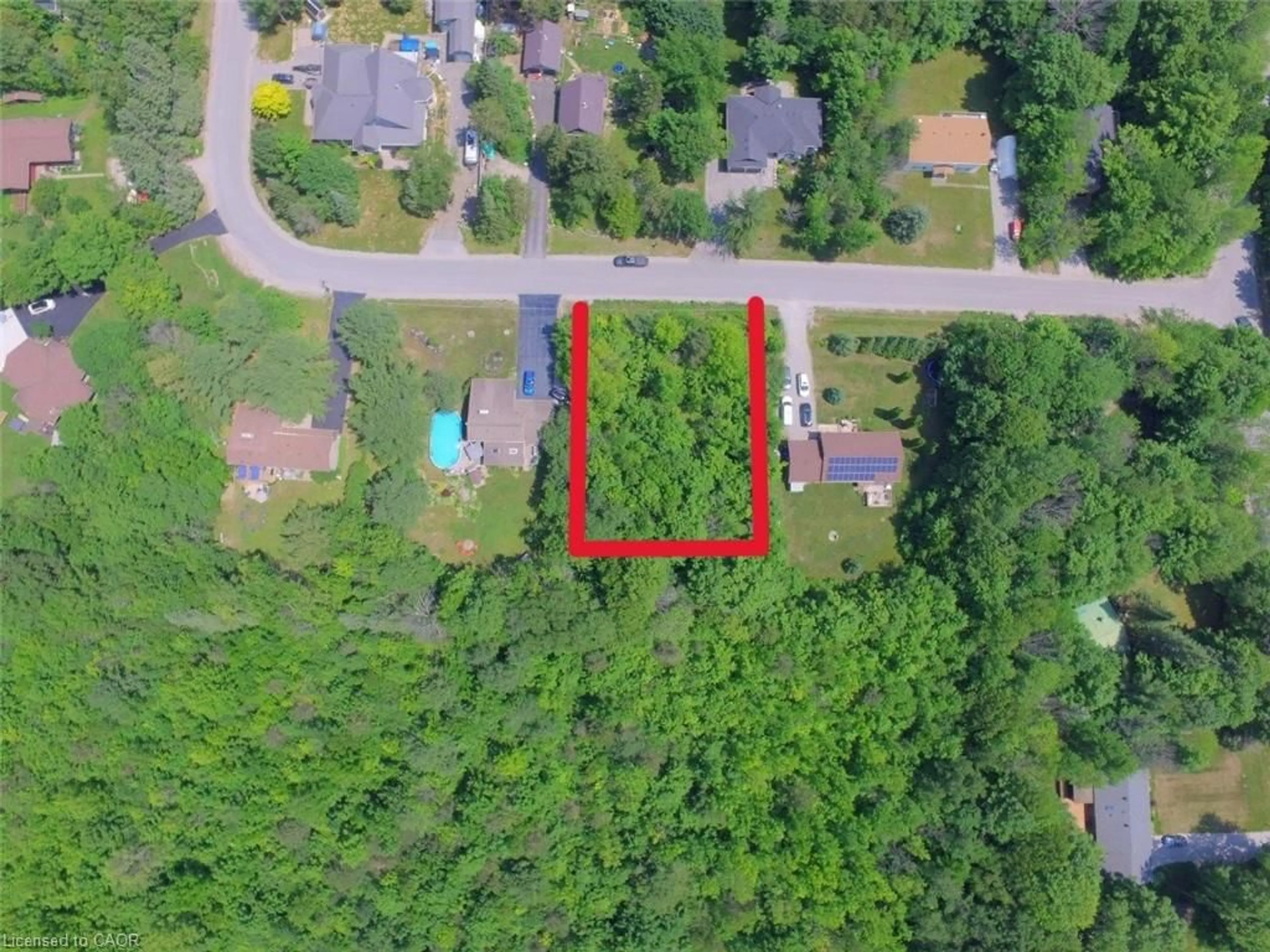 A pic from outside/outdoor area/front of a property/back of a property/a pic from drone, unknown for 6 Glacier Cres, Oro-Medonte Ontario L0K 1N0