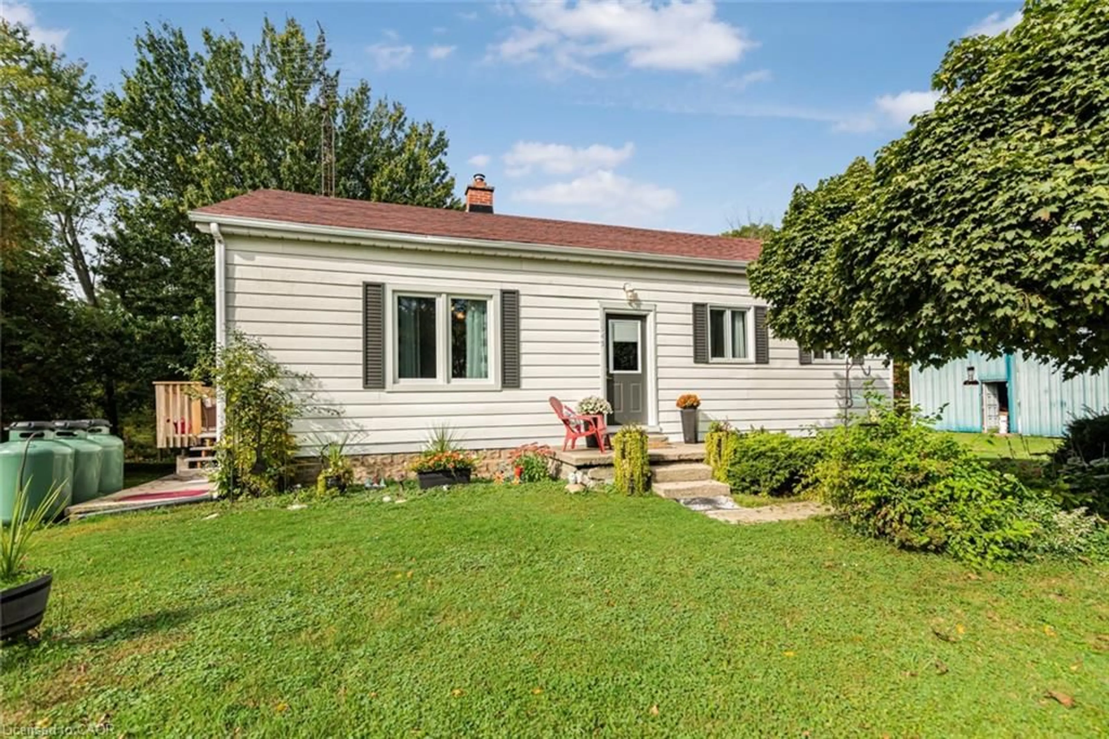 Home with vinyl exterior material, street for 1545 Brock Rd, Flamborough Ontario L9H 5E4