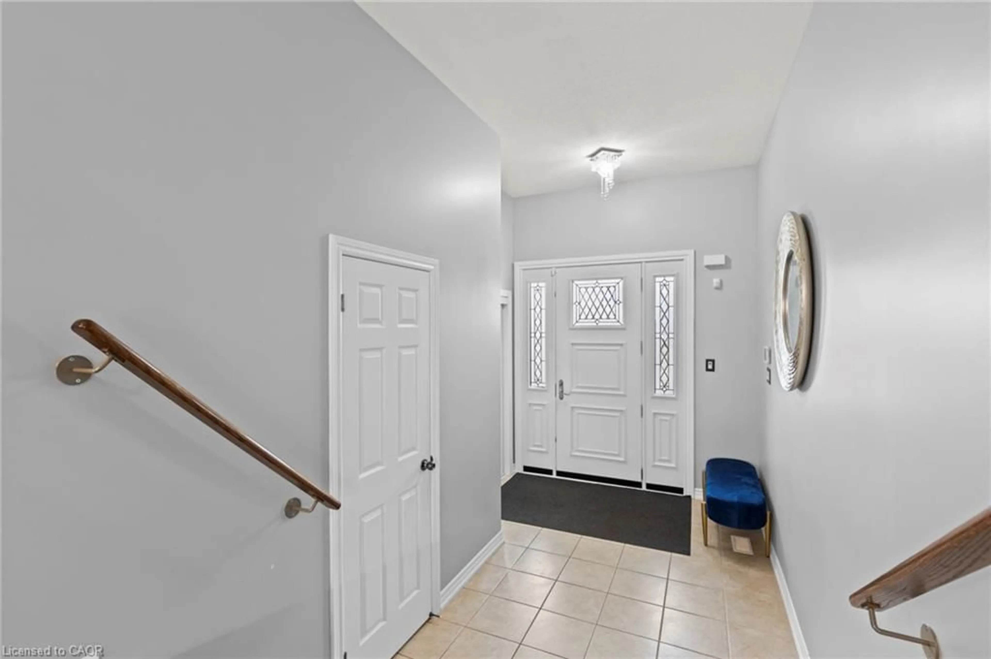 Indoor entryway for 14 Carroll Lane Lane, Brantford Ontario N3T 5L5
