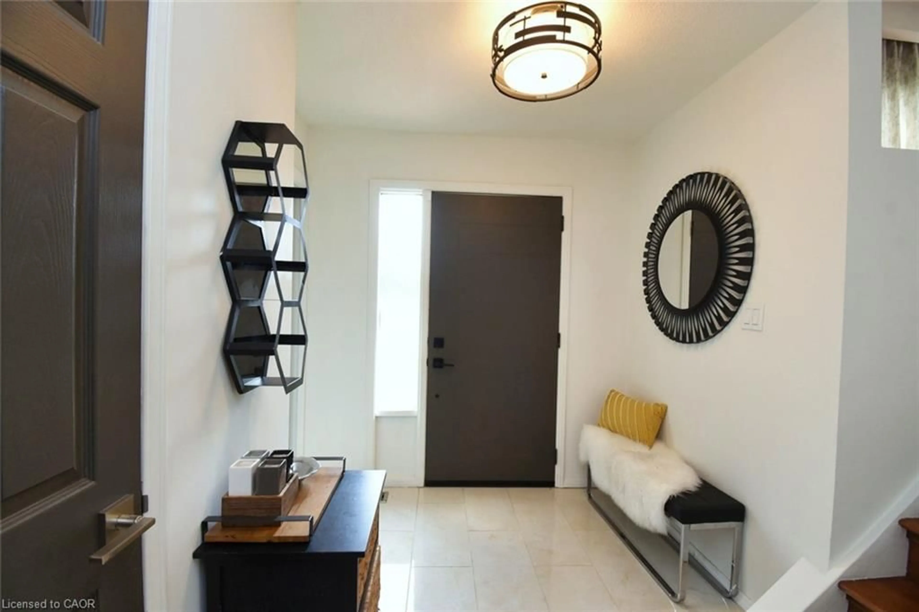 Indoor entryway for 14 Basin Cres, Hamilton Ontario L8T 4W8