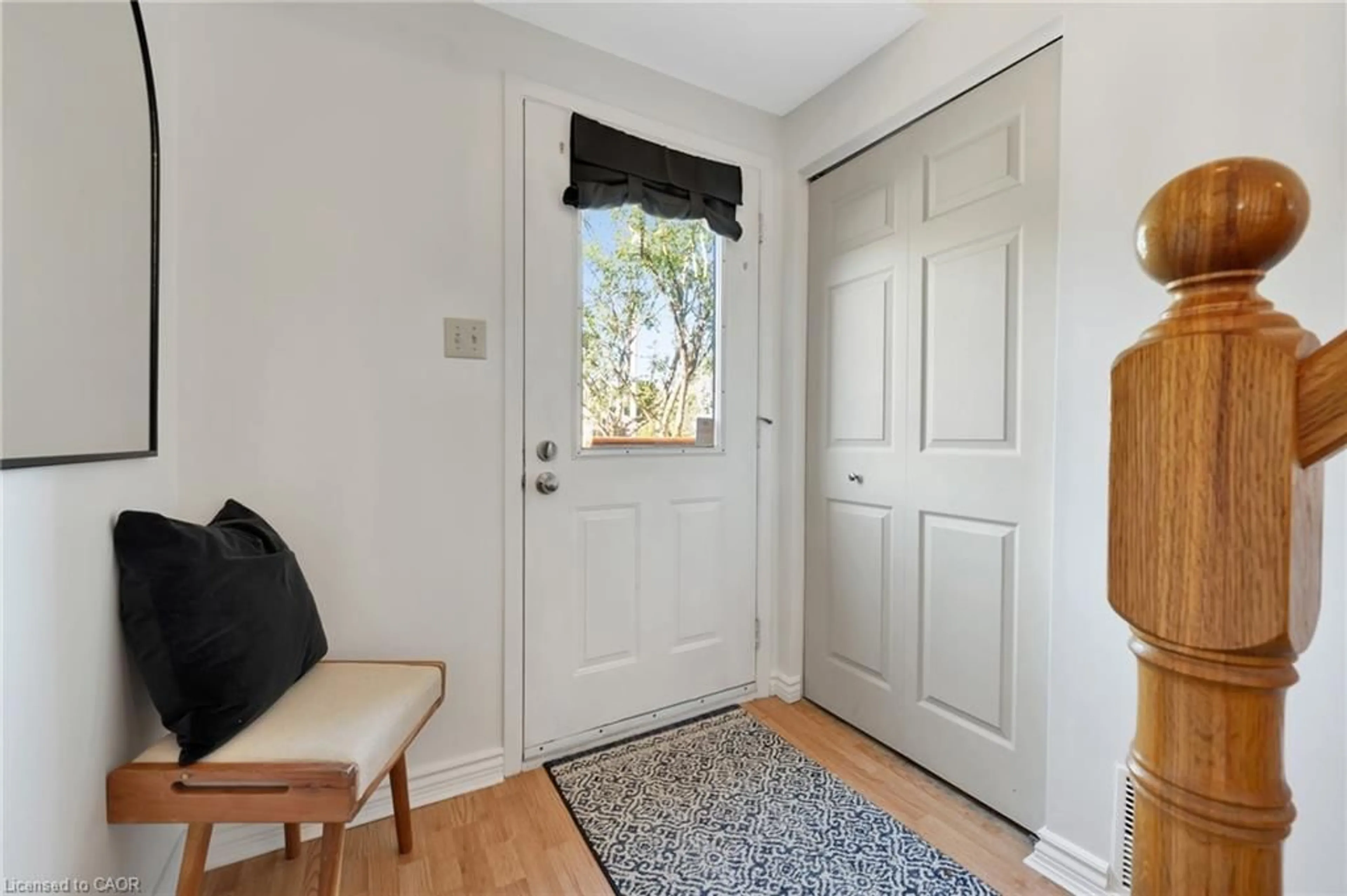 Indoor entryway for 139 Ironstone Dr, Cambridge Ontario N1P 1A4