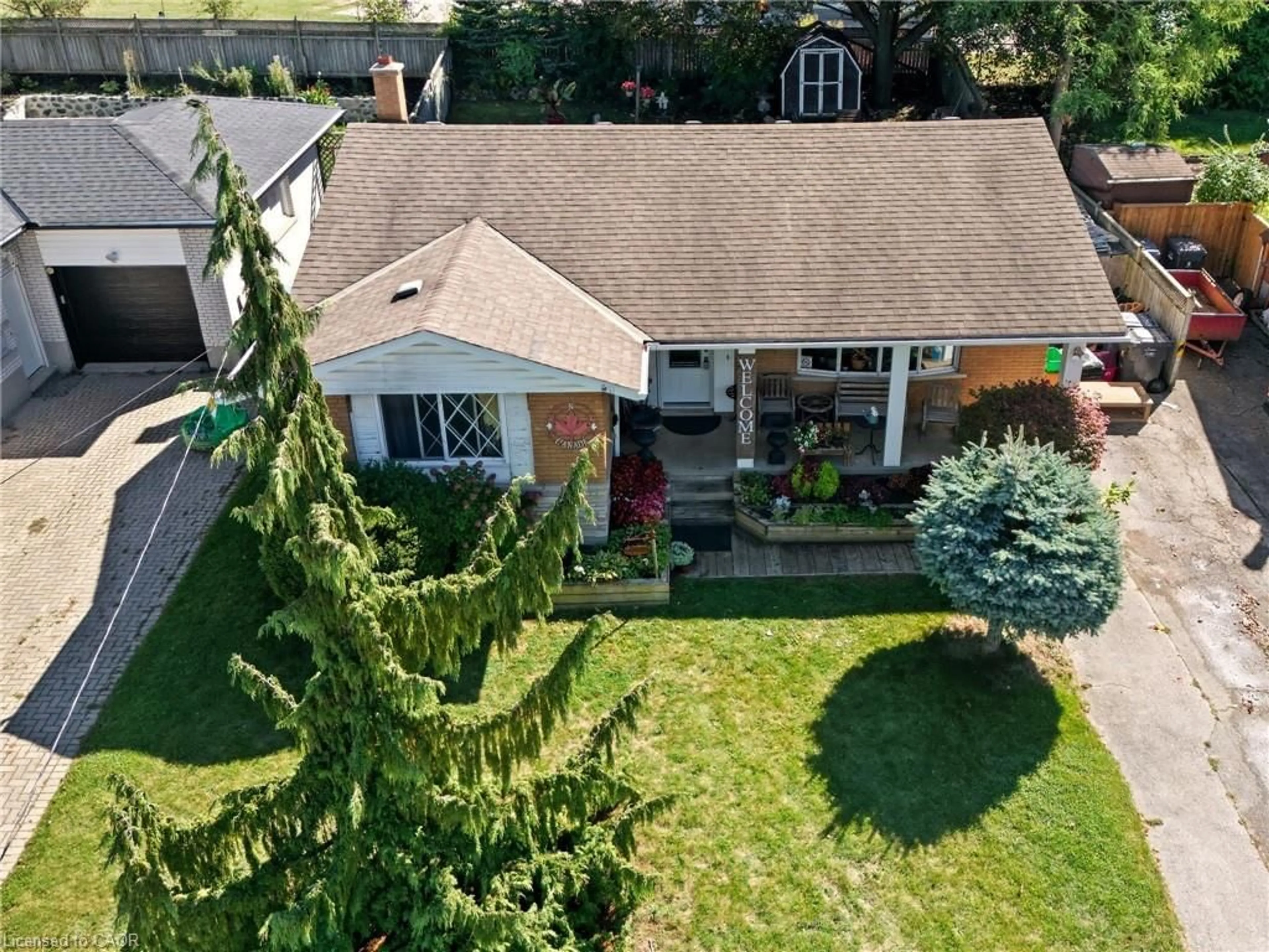 A pic from outside/outdoor area/front of a property/back of a property/a pic from drone, street for 86 Balmoral Dr, Guelph Ontario N1E 3N6