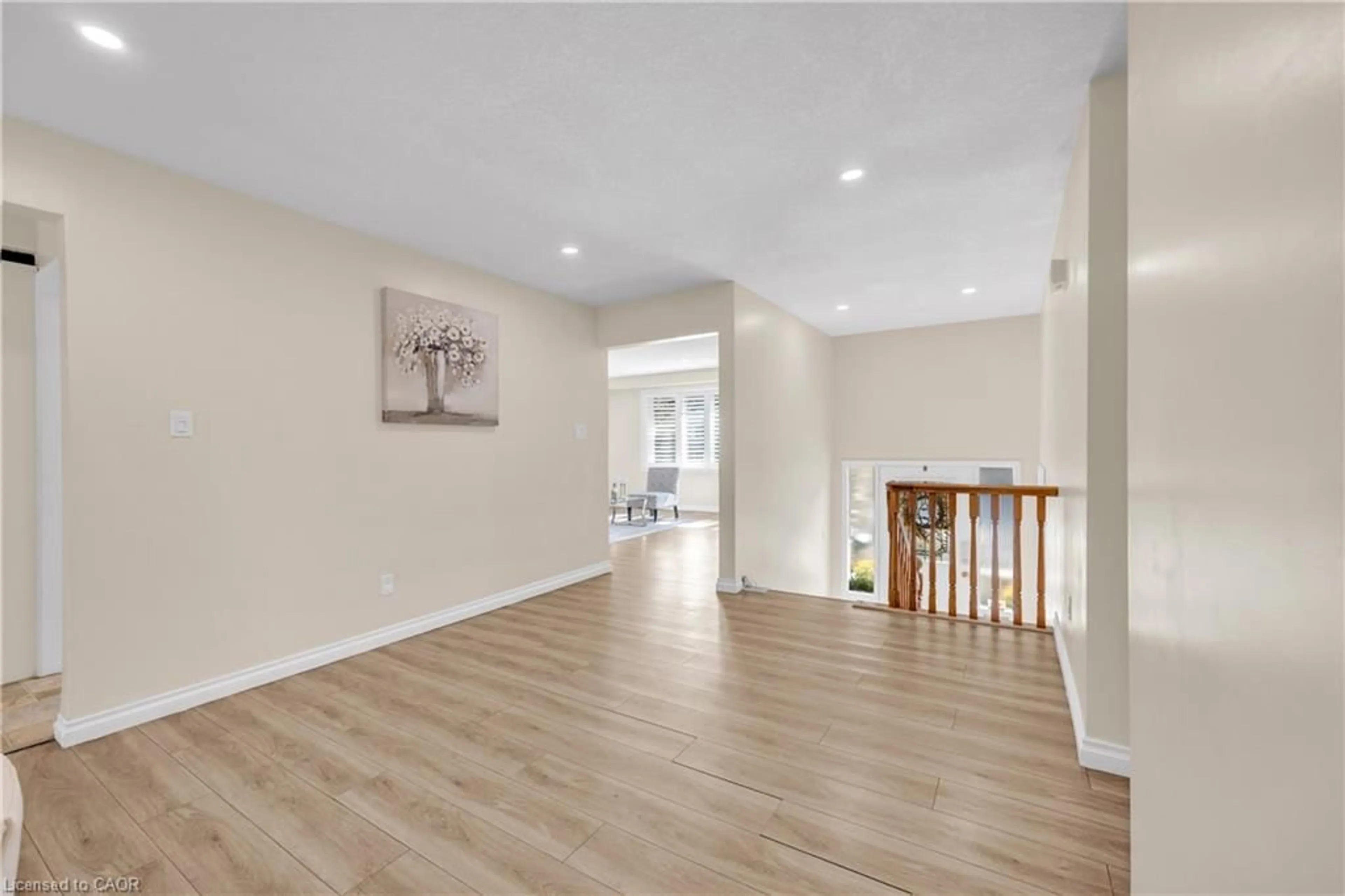 Unknown for 34 Georgian Cres, Kitchener Ontario N2B 3N9