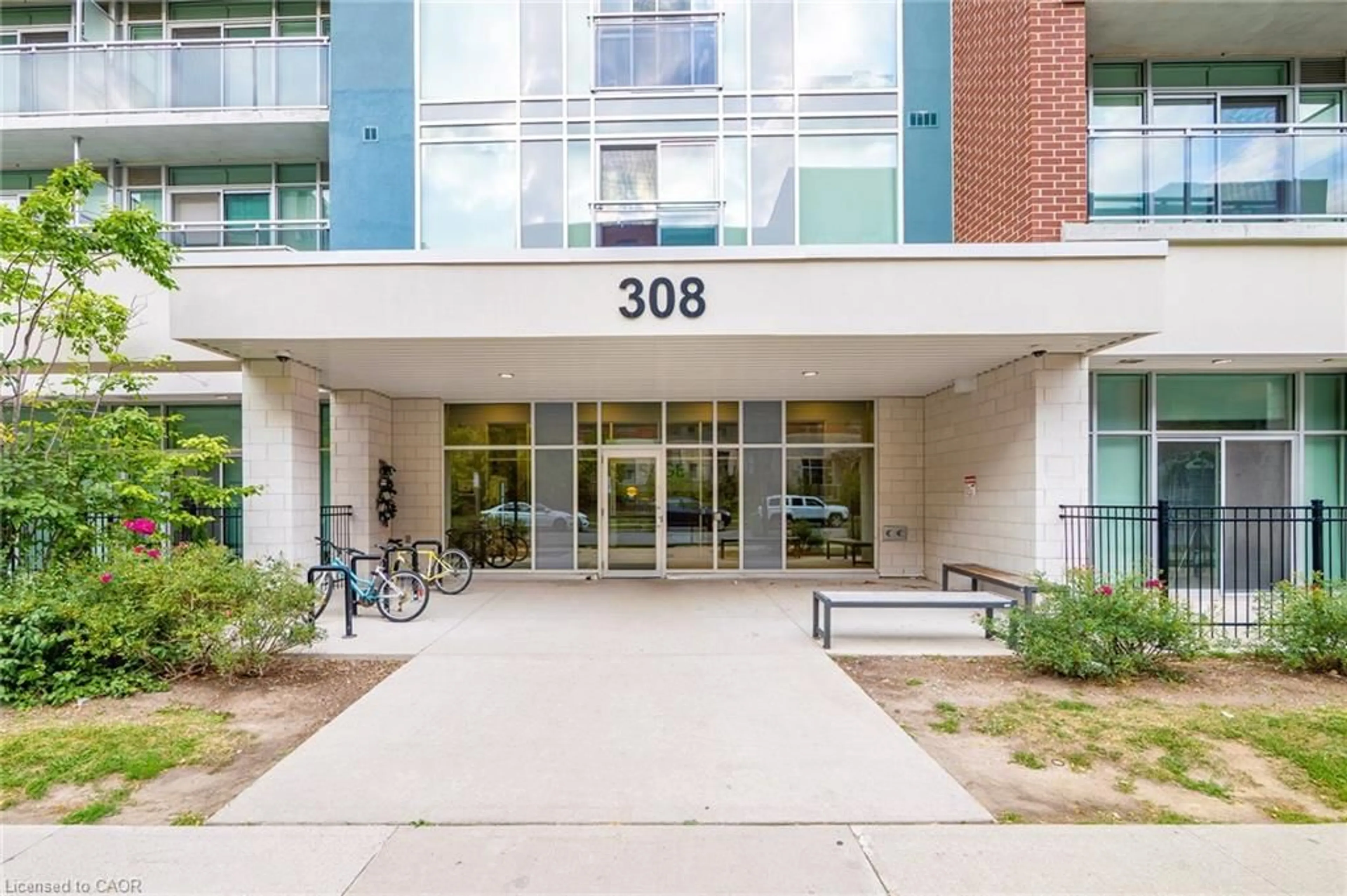 Indoor foyer for 308 Lester St #406, Waterloo Ontario N2L 0H9