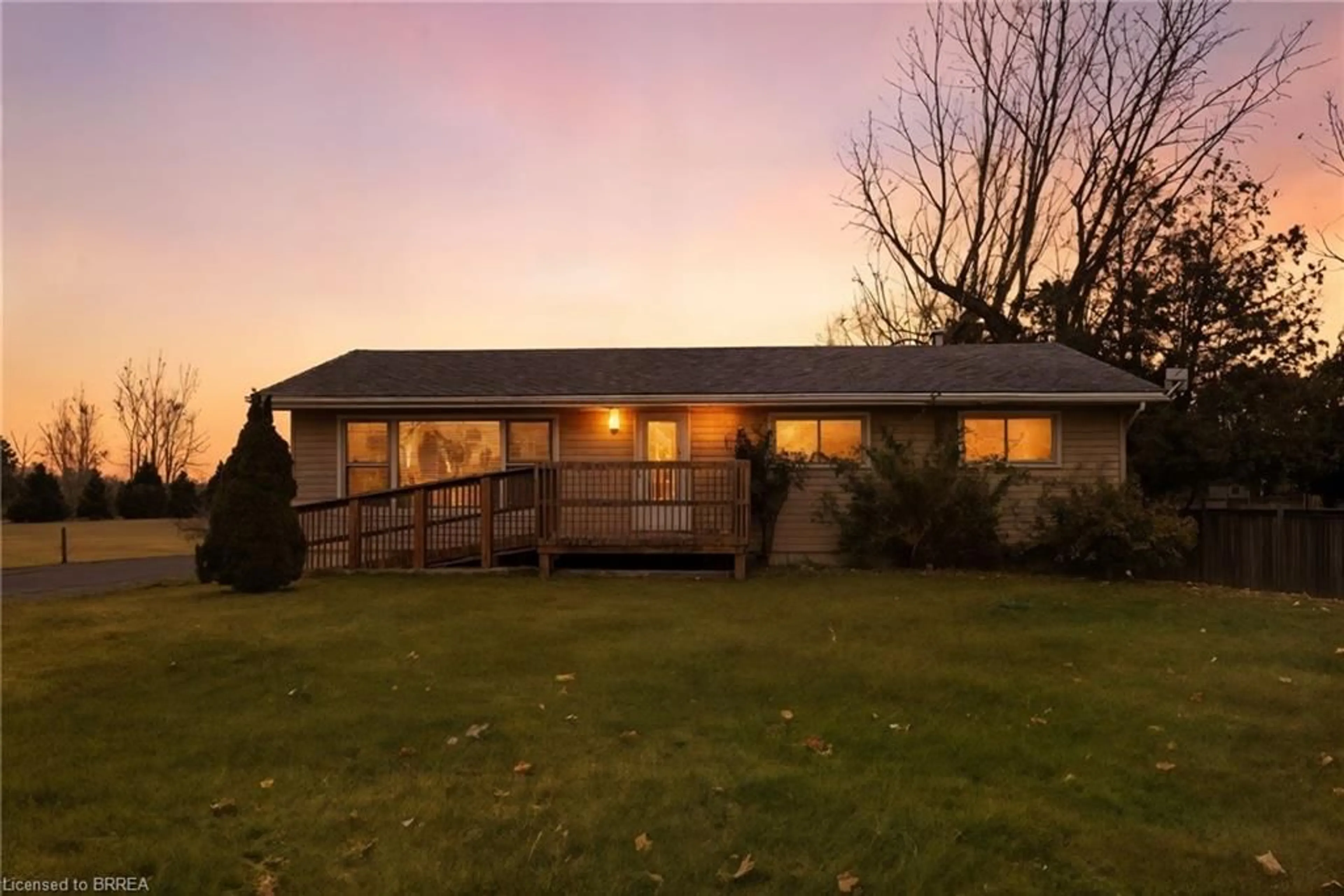 A pic from outside/outdoor area/front of a property/back of a property/a pic from drone, unknown for 929 Concession 6 Townsend, Waterford Ontario N0E 1Y0