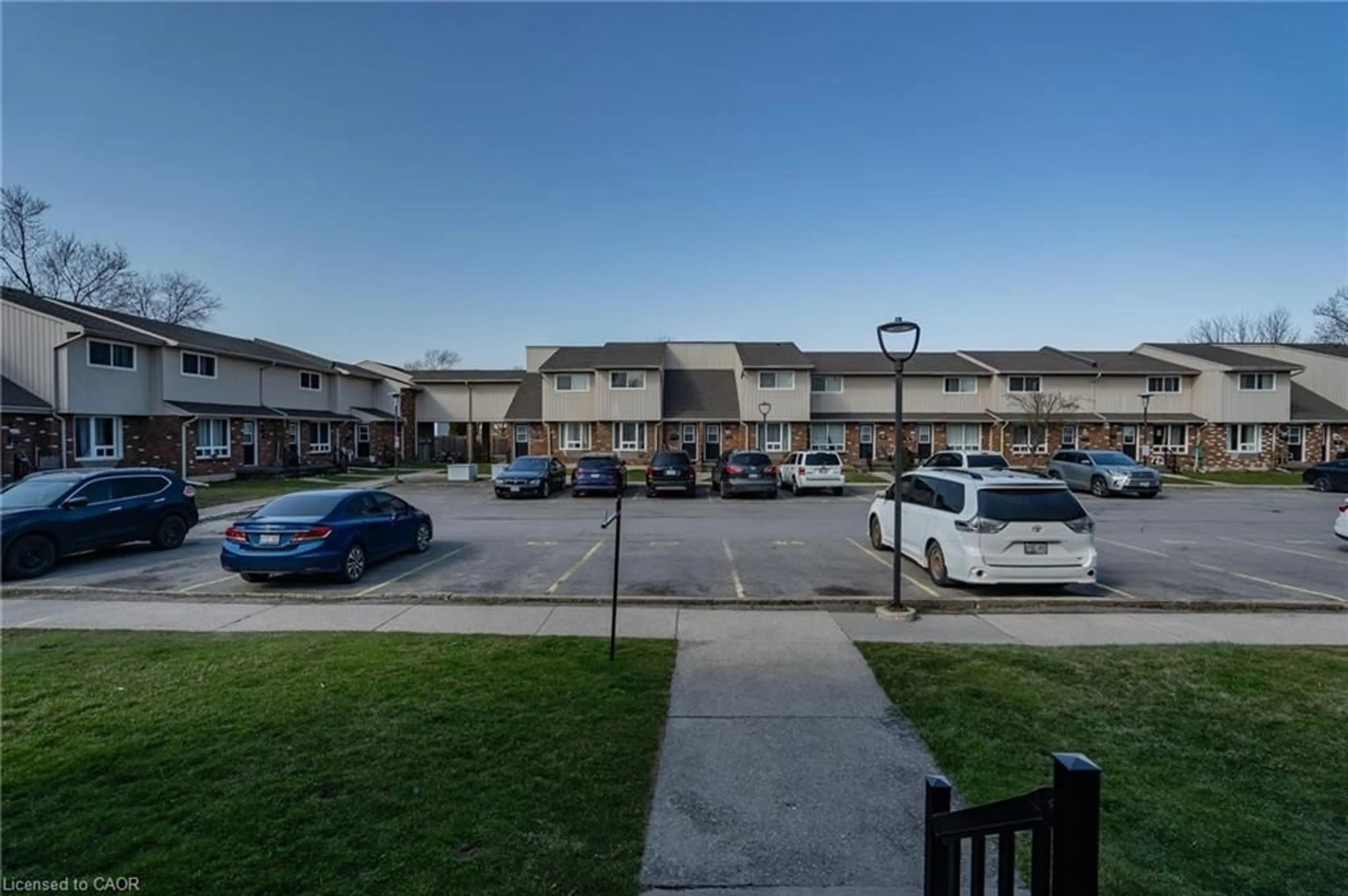 A pic from outside/outdoor area/front of a property/back of a property/a pic from drone, street for 100 Brownleigh Ave #264, Niagara Falls Ontario L3B 5V8