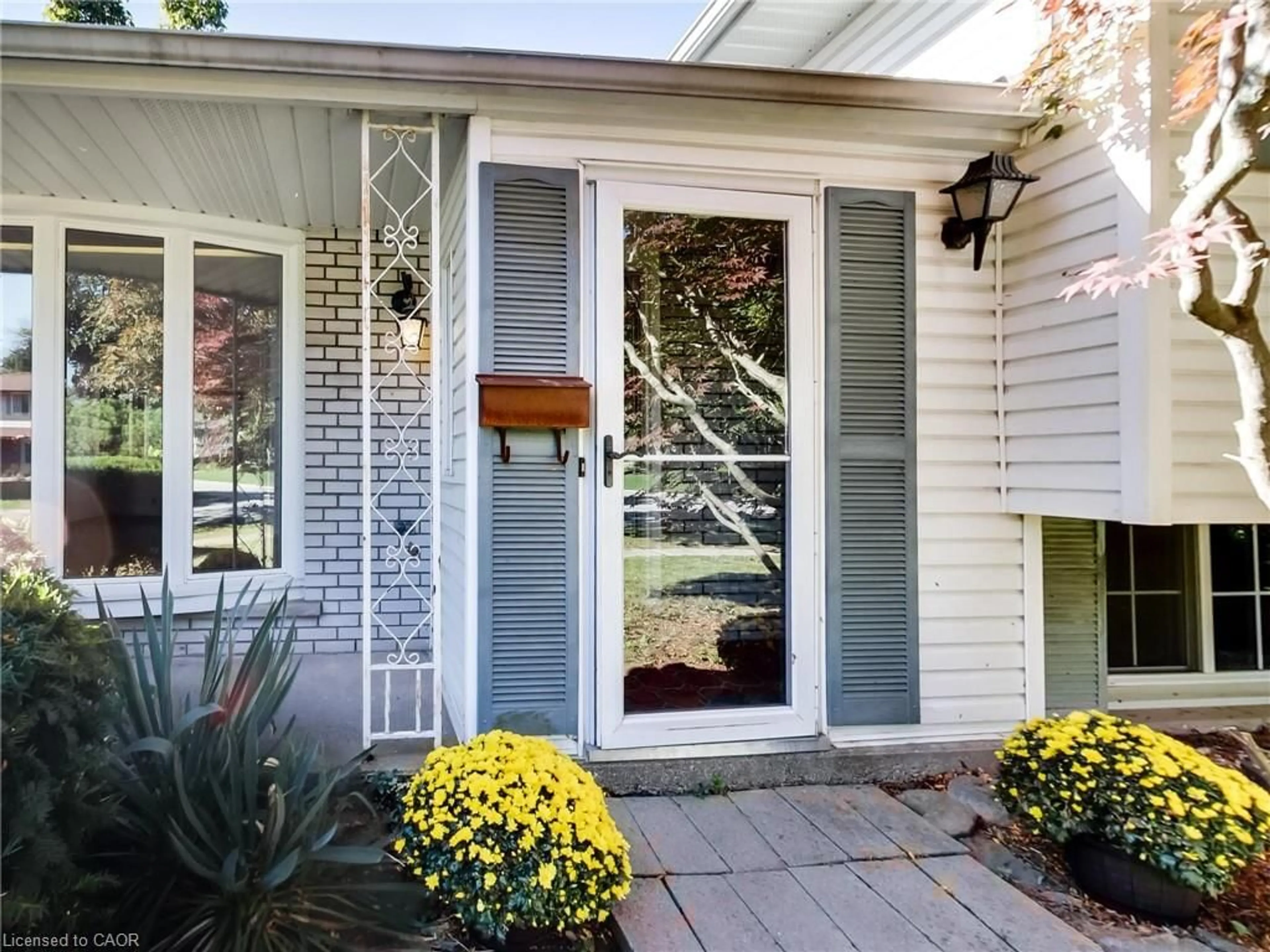 Unknown for 558 Parkside Cres, Burlington Ontario L7L 4G9