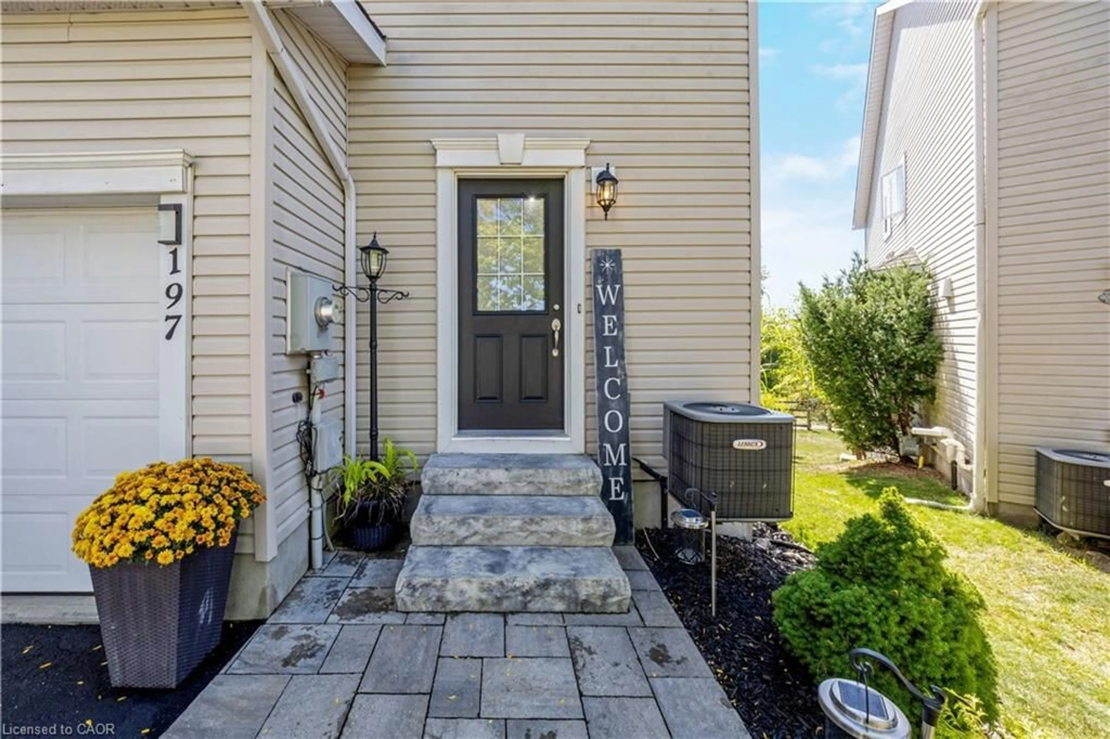 Indoor entryway for 197 Carters Lane, Rockwood Ontario N0B 2K0