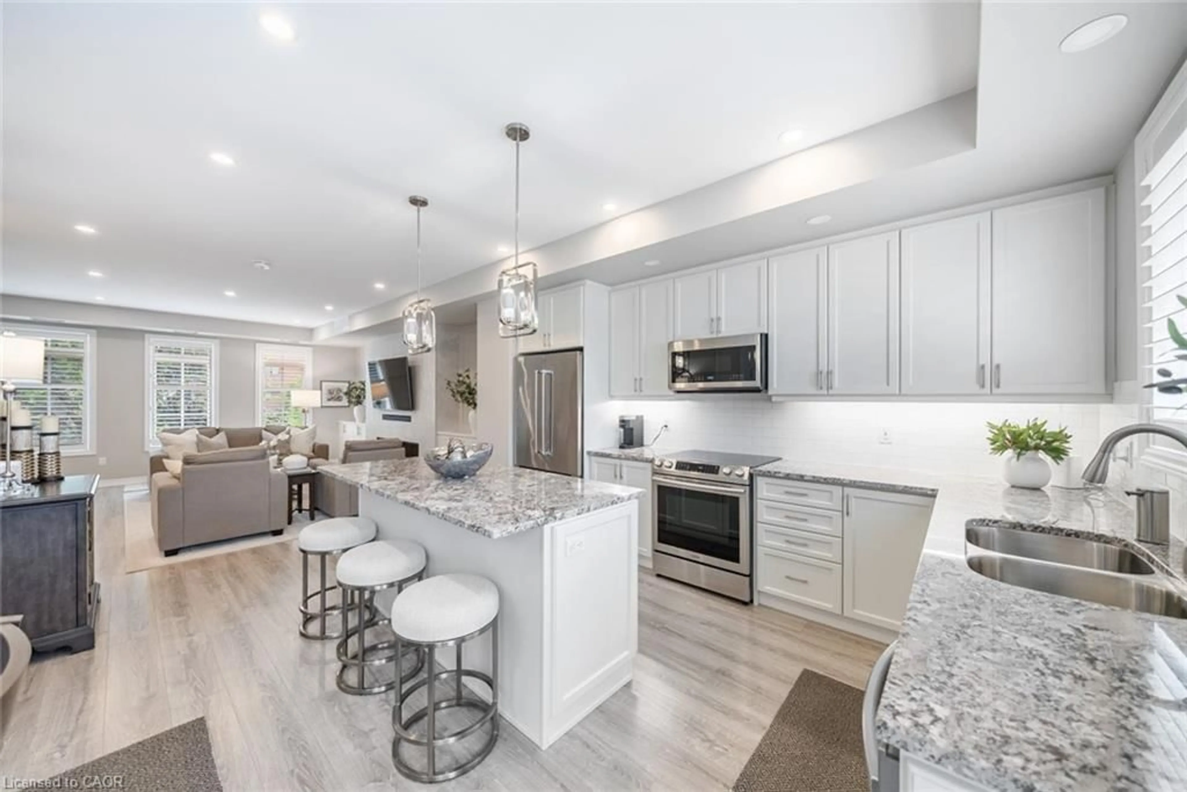 Open concept kitchen, ceramic/tile floor for 2362 New St #8, Burlington Ontario L7R 4P8