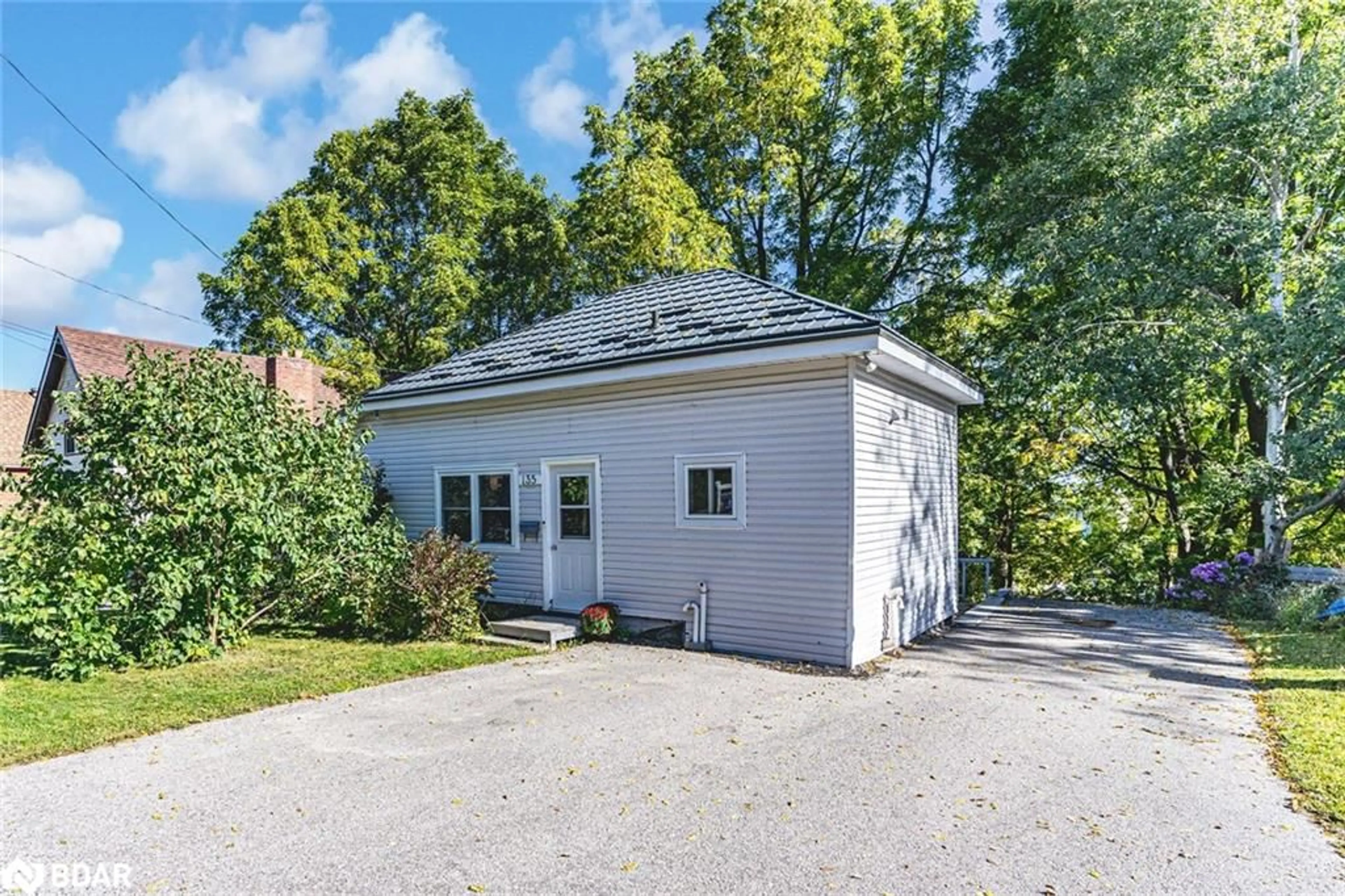 Unknown for 135 Sixth St, Midland Ontario L4R 3X5