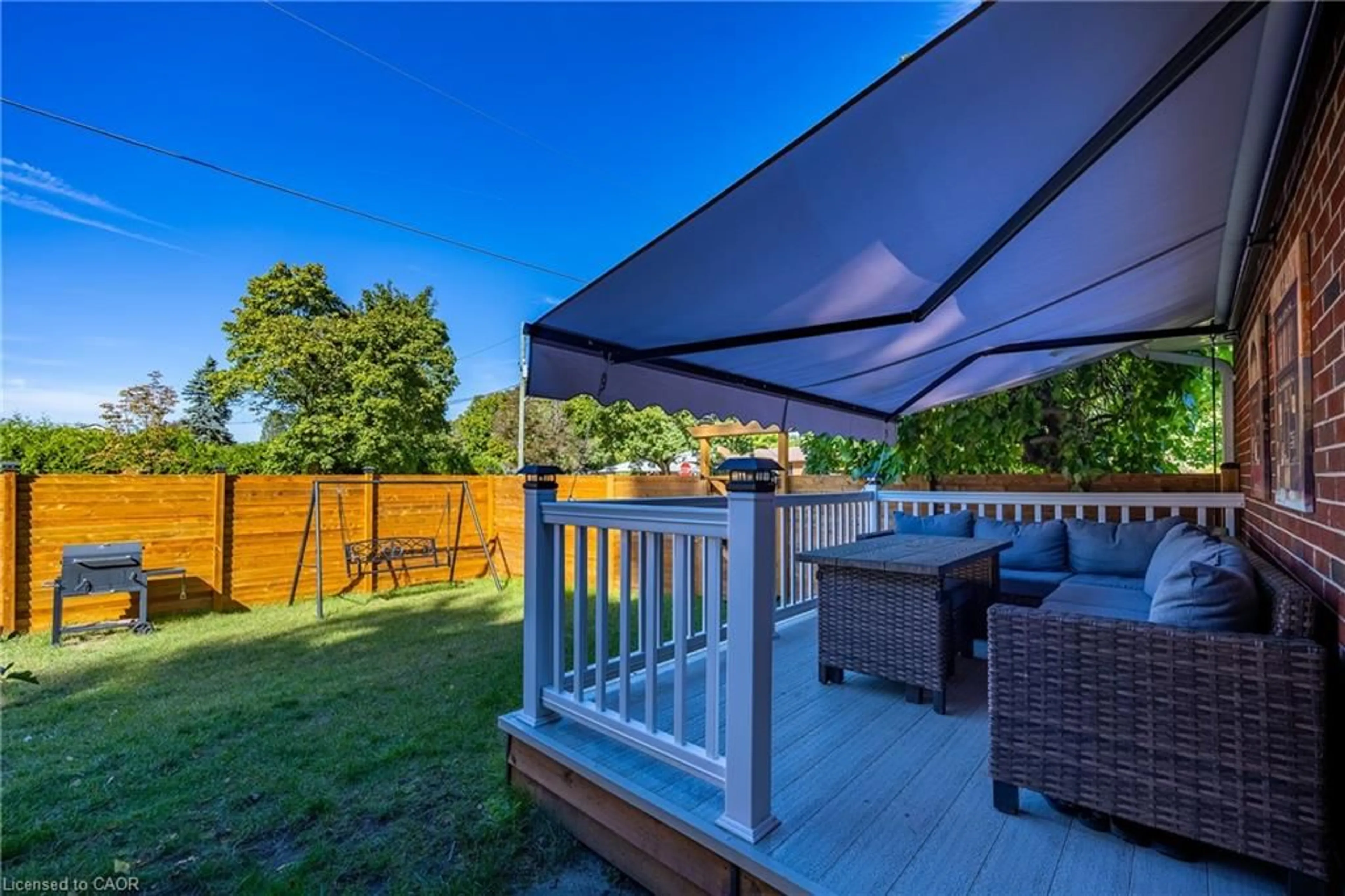 Patio, street for 10 Beckett Blvd, Simcoe Ontario N3Y 4C6