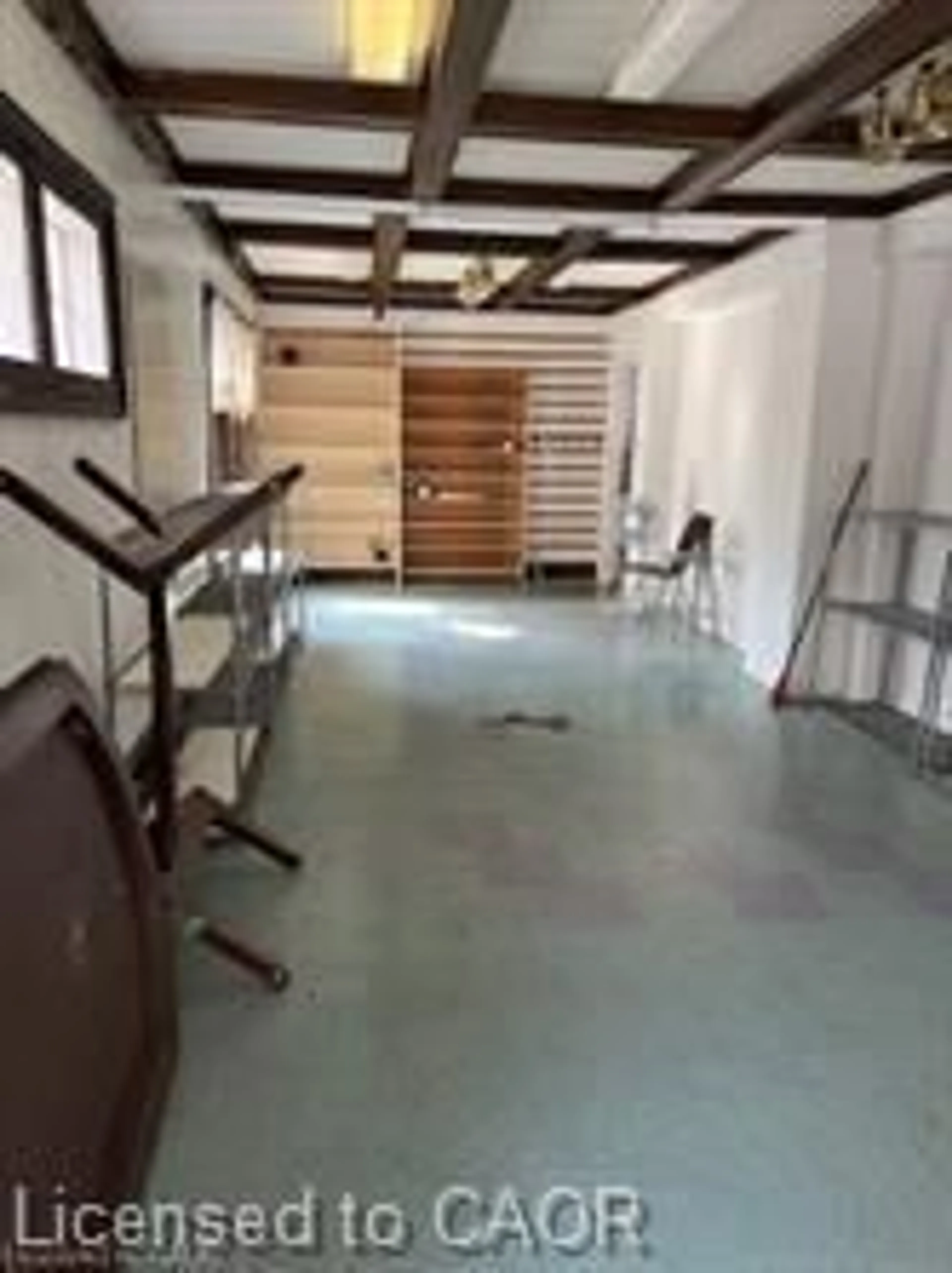 Indoor foyer for 30 Eby St, Kitchener Ontario N2H 2V7