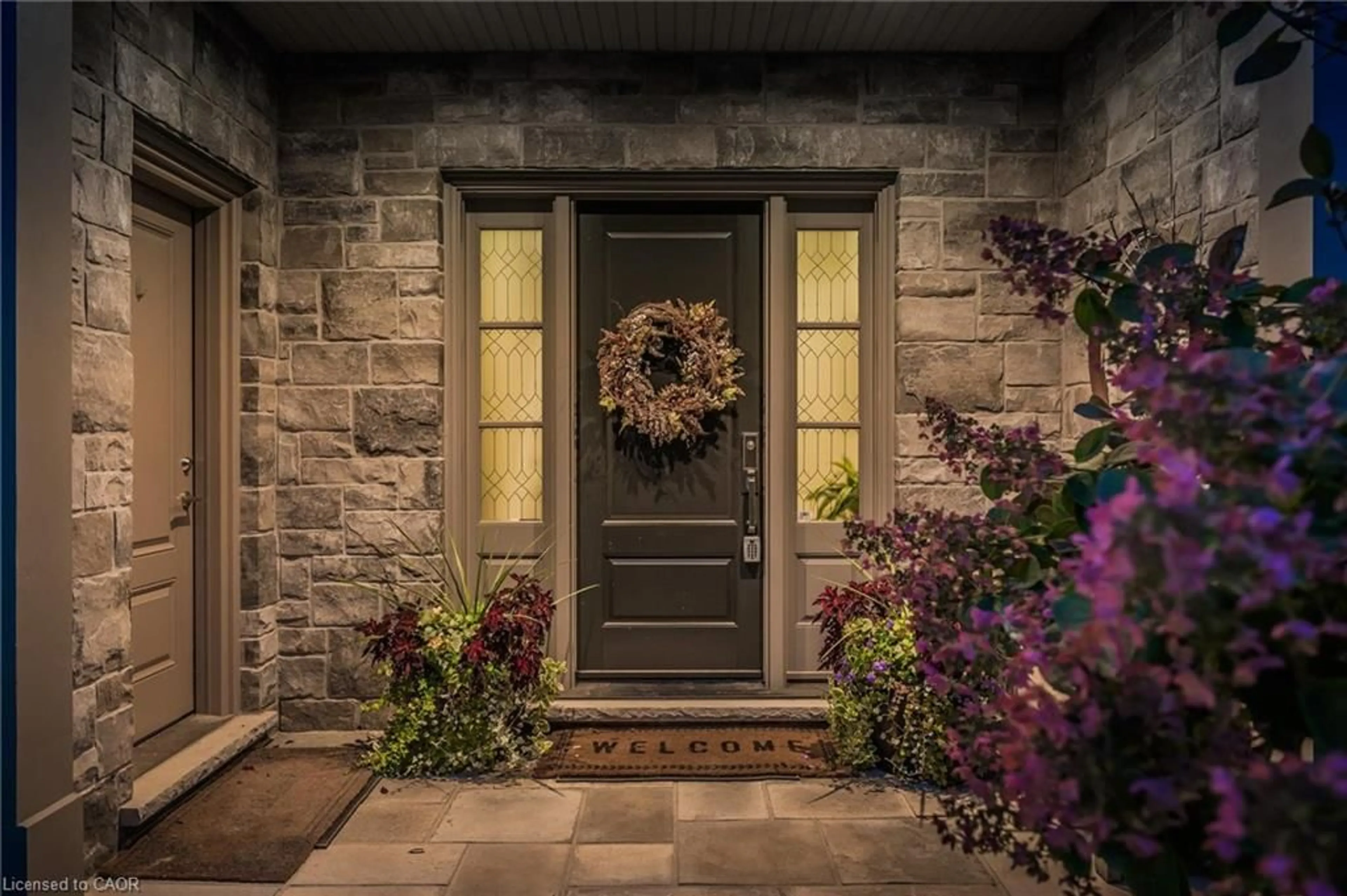Indoor entryway for 506 James St, Elora Ontario N0B 1S0