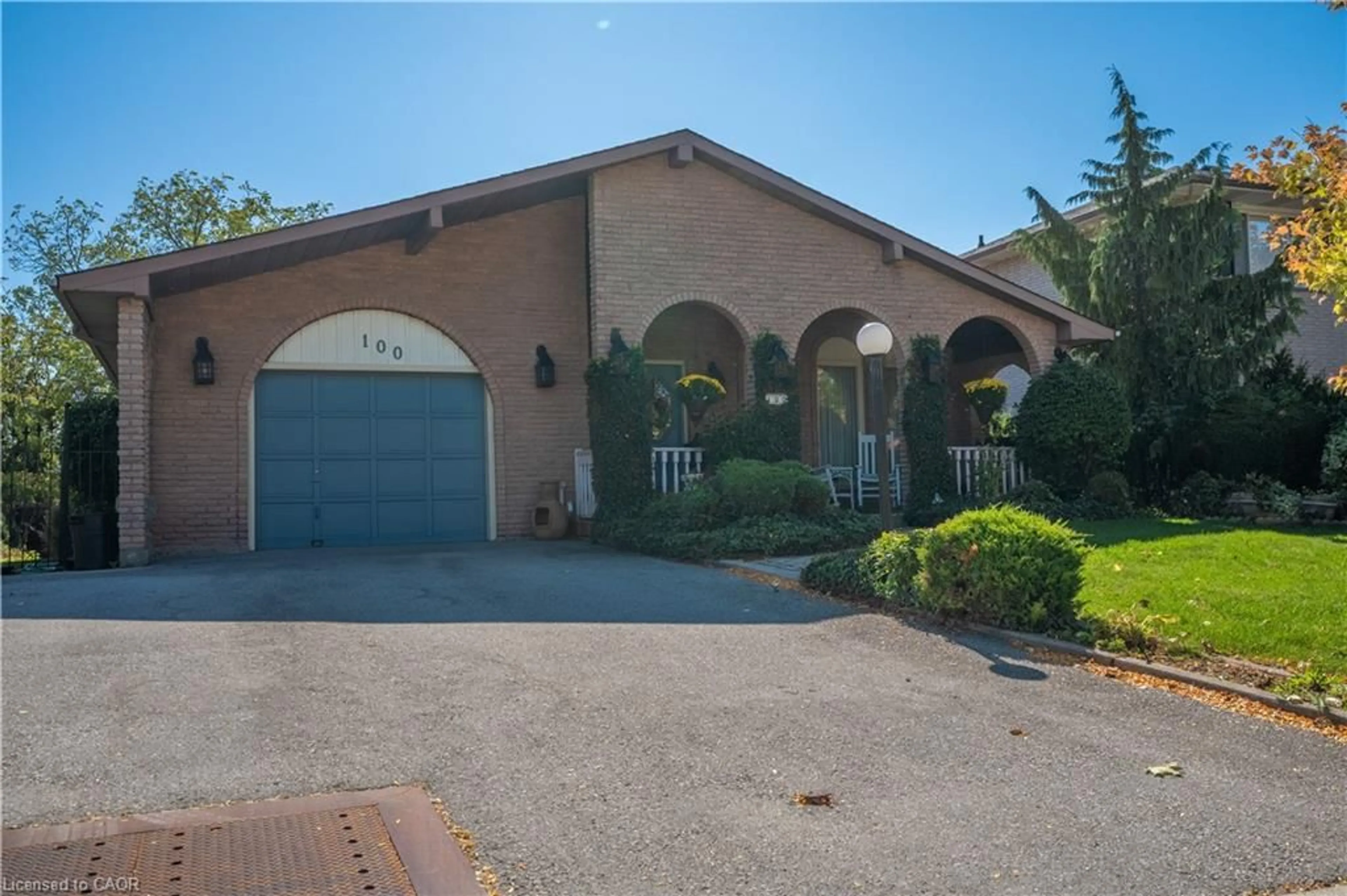 Unknown for 100 Albion Falls Blvd, Hamilton Ontario L8W 1R5