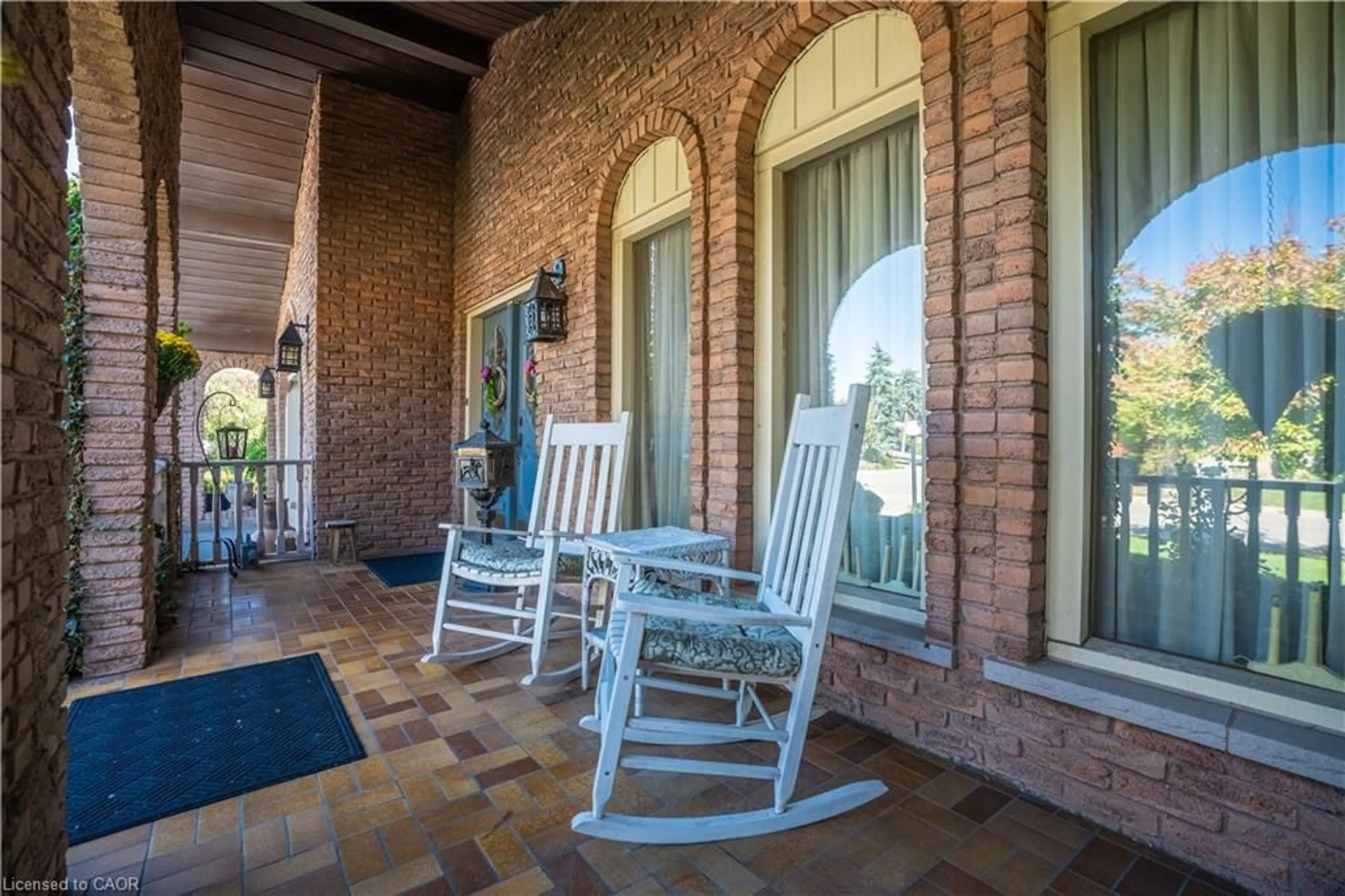 Patio, street for 100 Albion Falls Blvd, Hamilton Ontario L8W 1R5