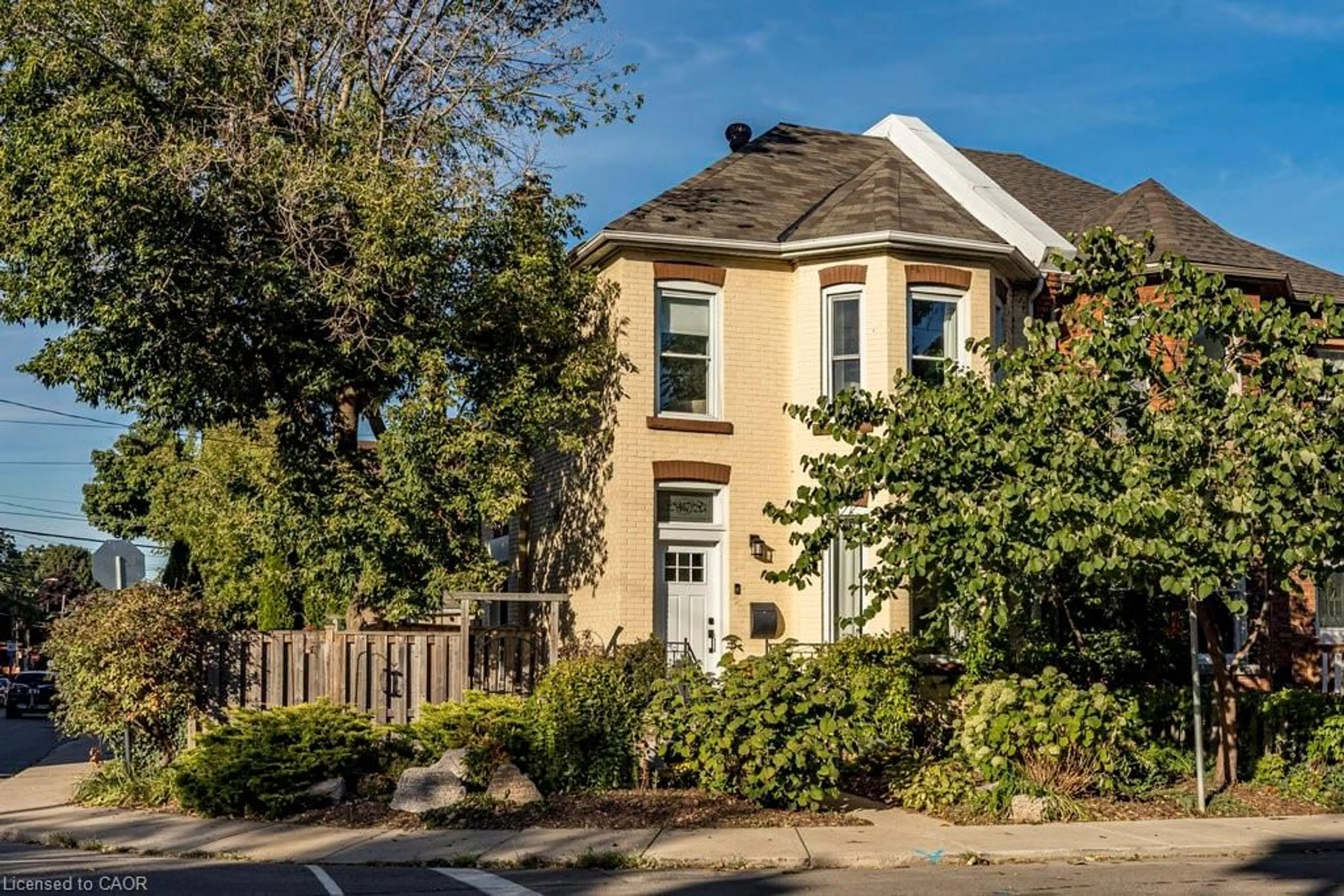 Home with brick exterior material, street for 467 King William St, Hamilton Ontario L8L 1R2