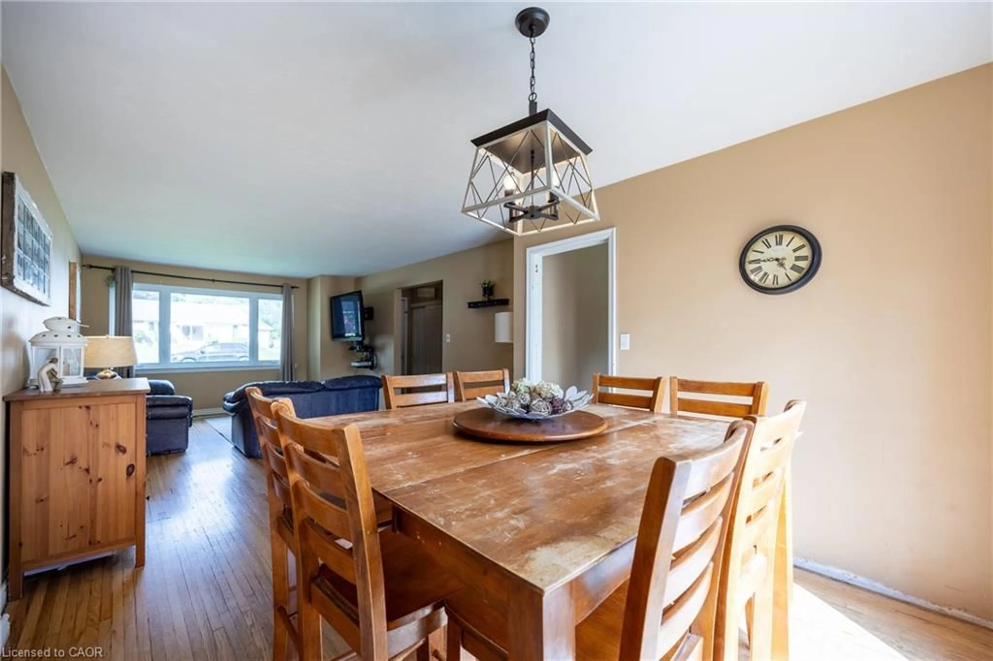 Dining room, wood/laminate floor for 5 Bint Ave, Simcoe Ontario N3Y 4J4