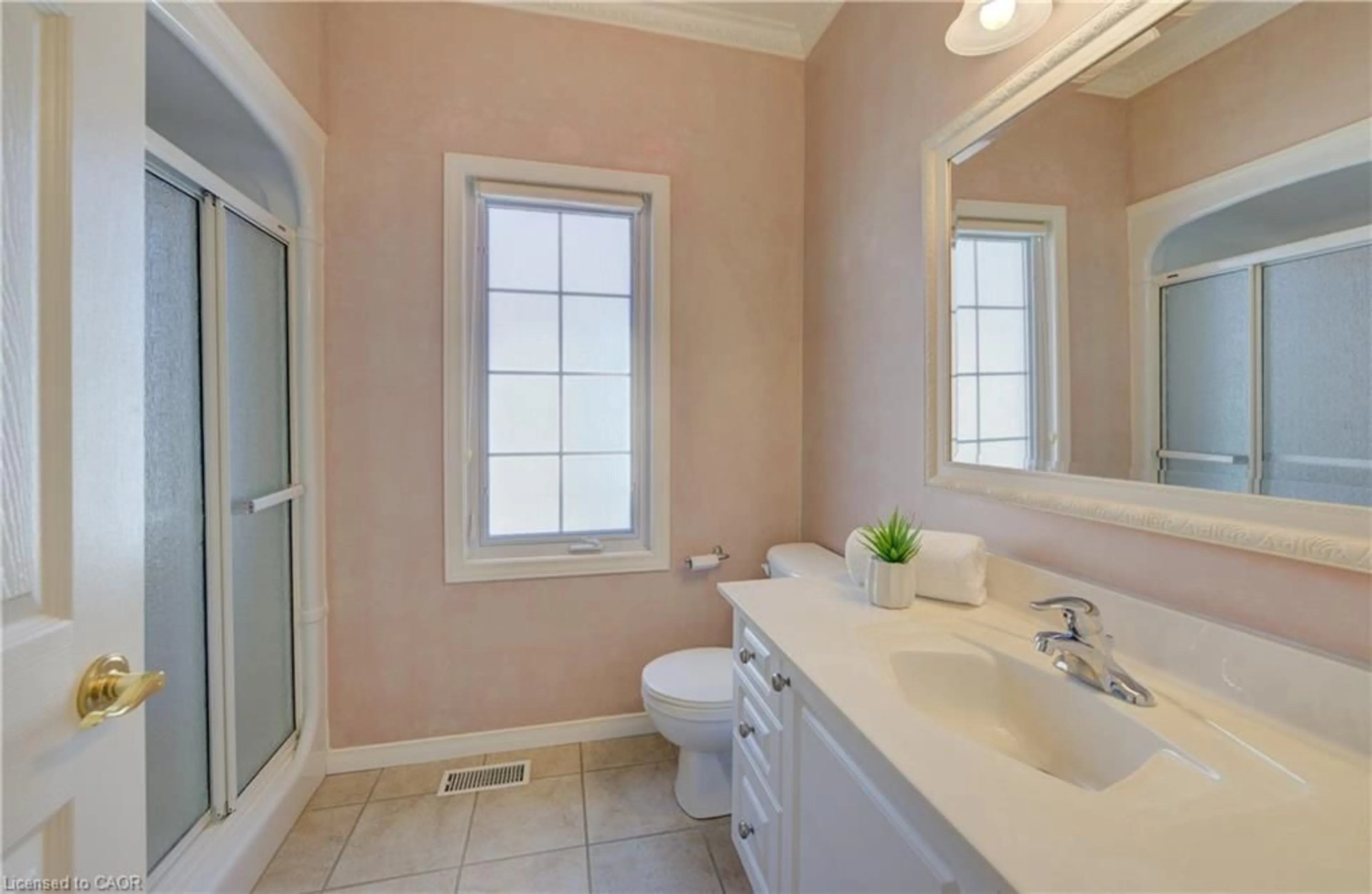 Standard bathroom, ceramic/tile floor for 165 Chandos Dr #40, Kitchener Ontario N2A 4A2