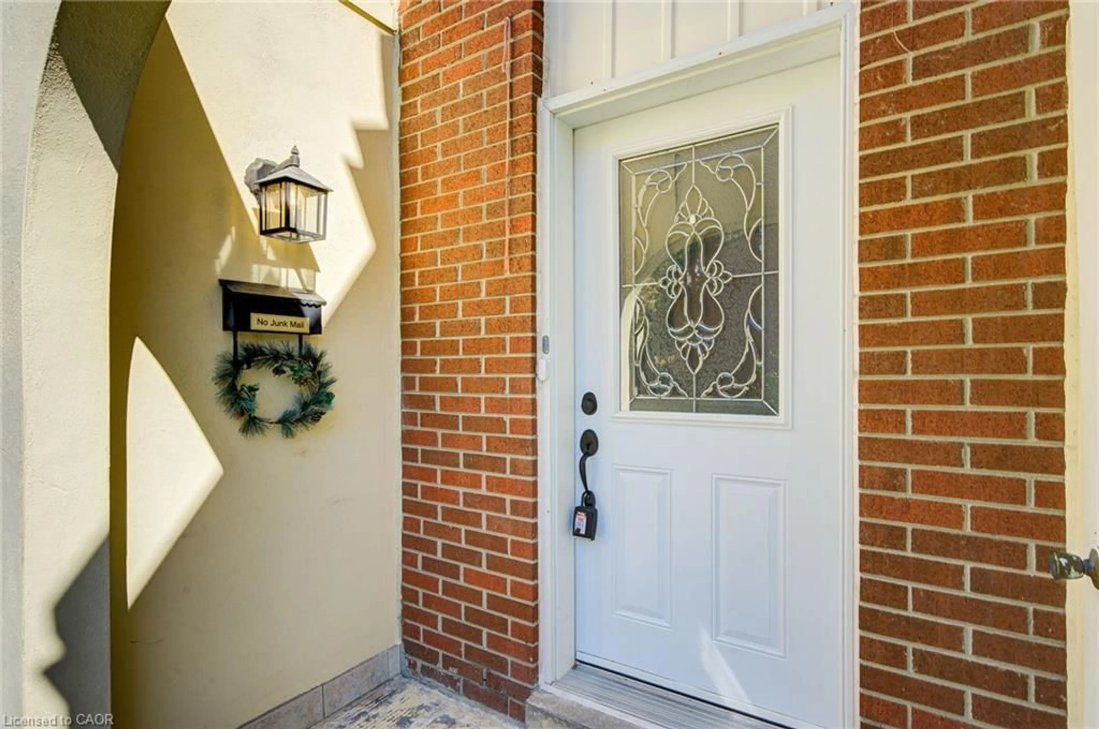 Indoor entryway for 41 Mississauga Valley Blvd #12, Mississauga Ontario L5A 3N5