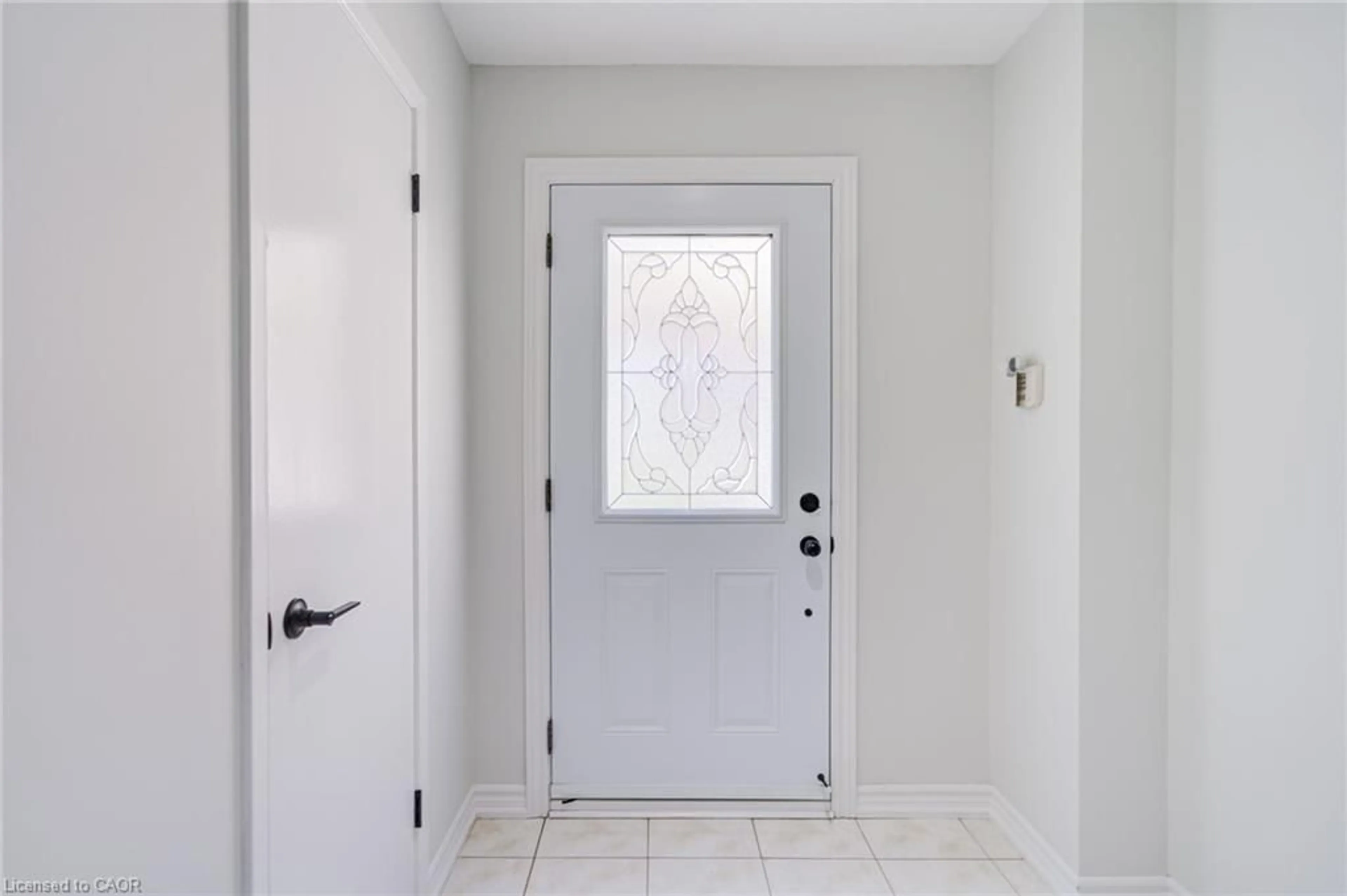 Indoor entryway for 41 Mississauga Valley Blvd #12, Mississauga Ontario L5A 3N5