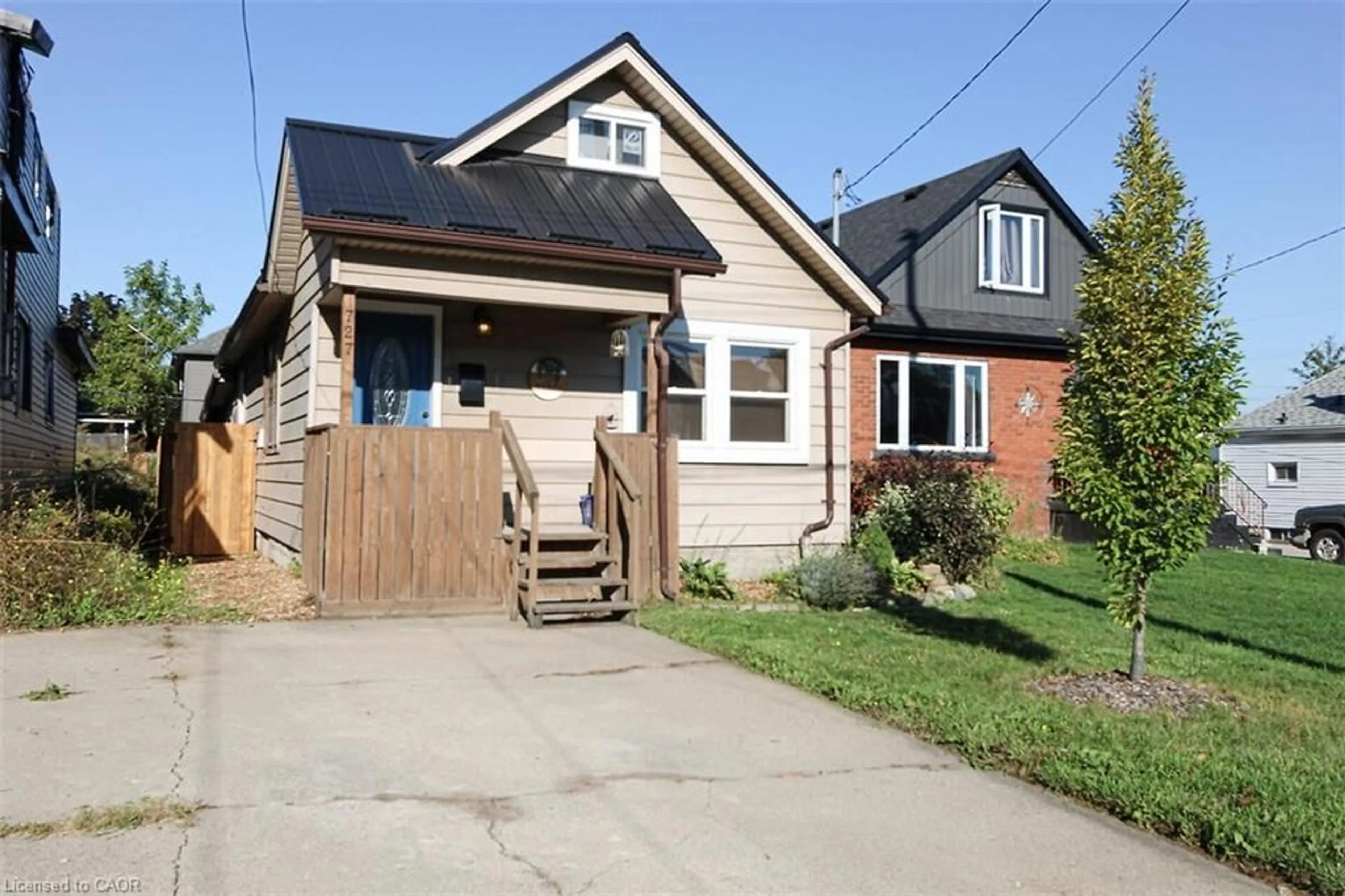 Home with brick exterior material, street for 727 Tate Ave, Hamilton Ontario L8H 6L8