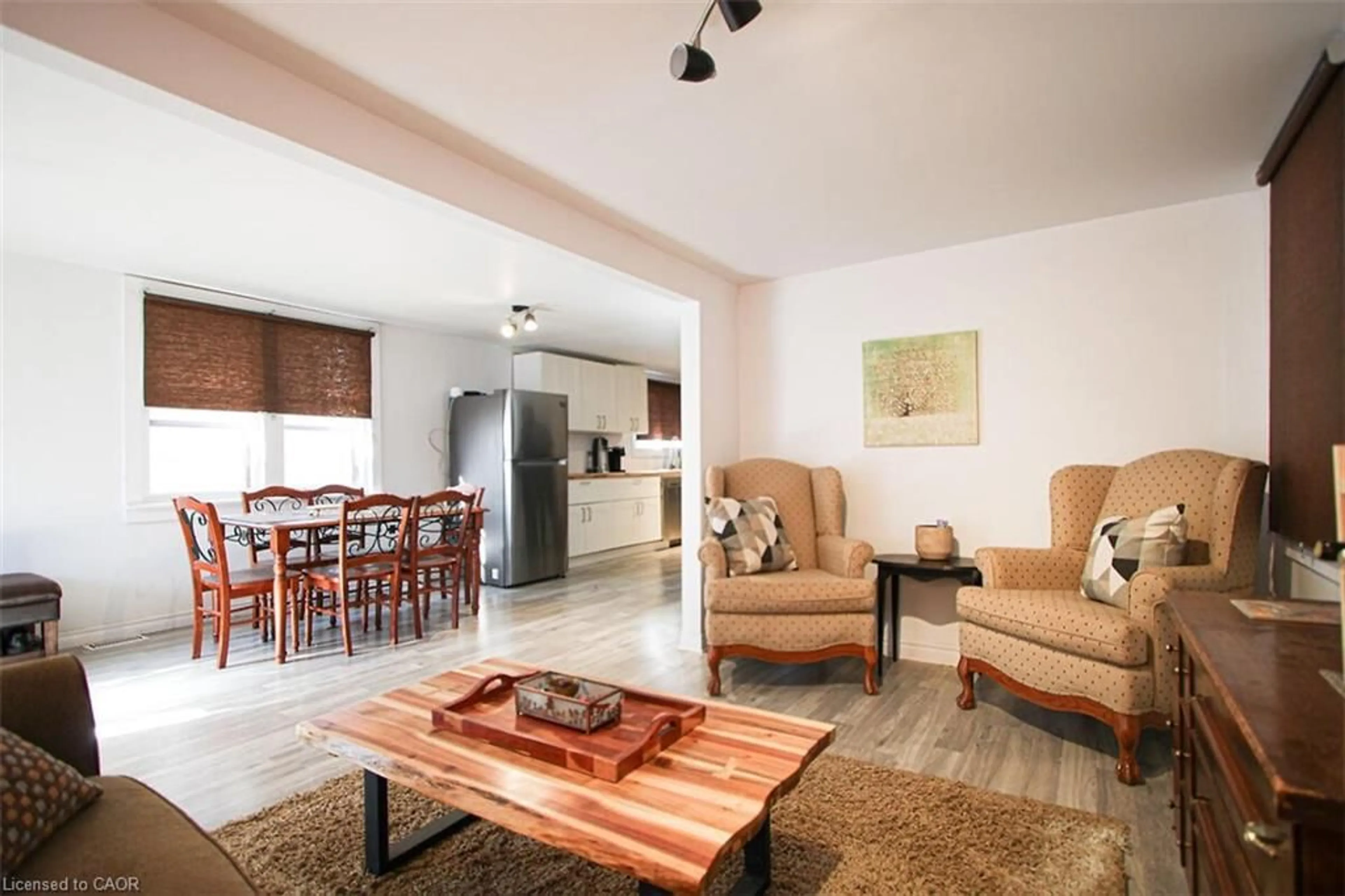 Living room with furniture, unknown for 727 Tate Ave, Hamilton Ontario L8H 6L8