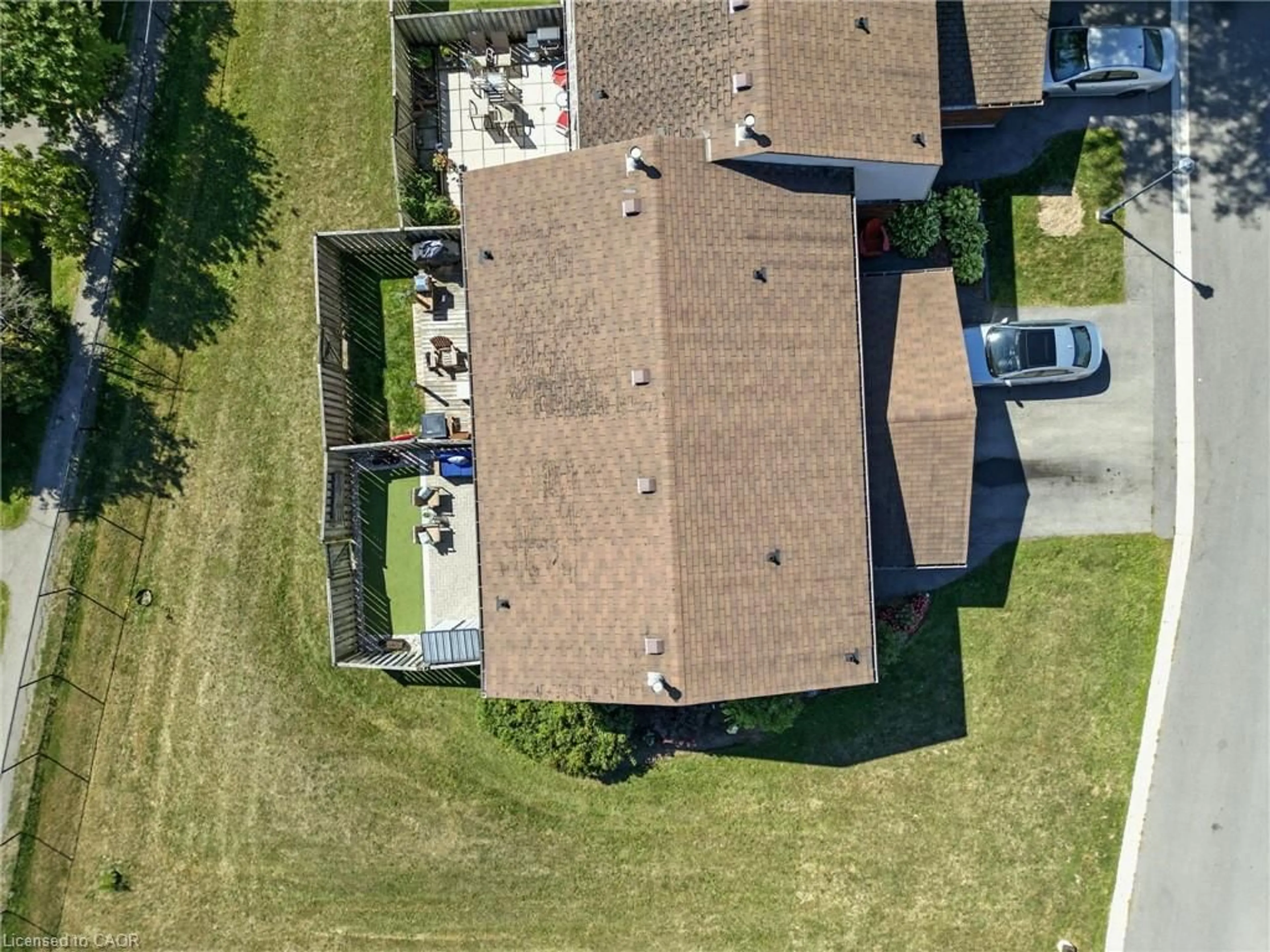 A pic from outside/outdoor area/front of a property/back of a property/a pic from drone, unknown for 1350 Limeridge Rd #69, Hamilton Ontario L8W 1L6